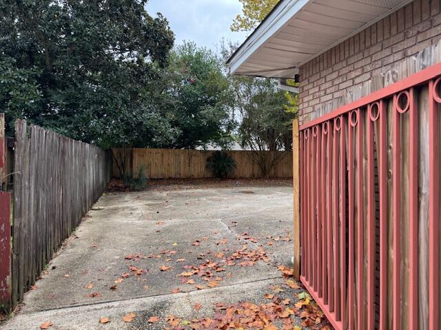 SPRING LAKE 2ND ADD LOT 7 BLK J - Residential Lease