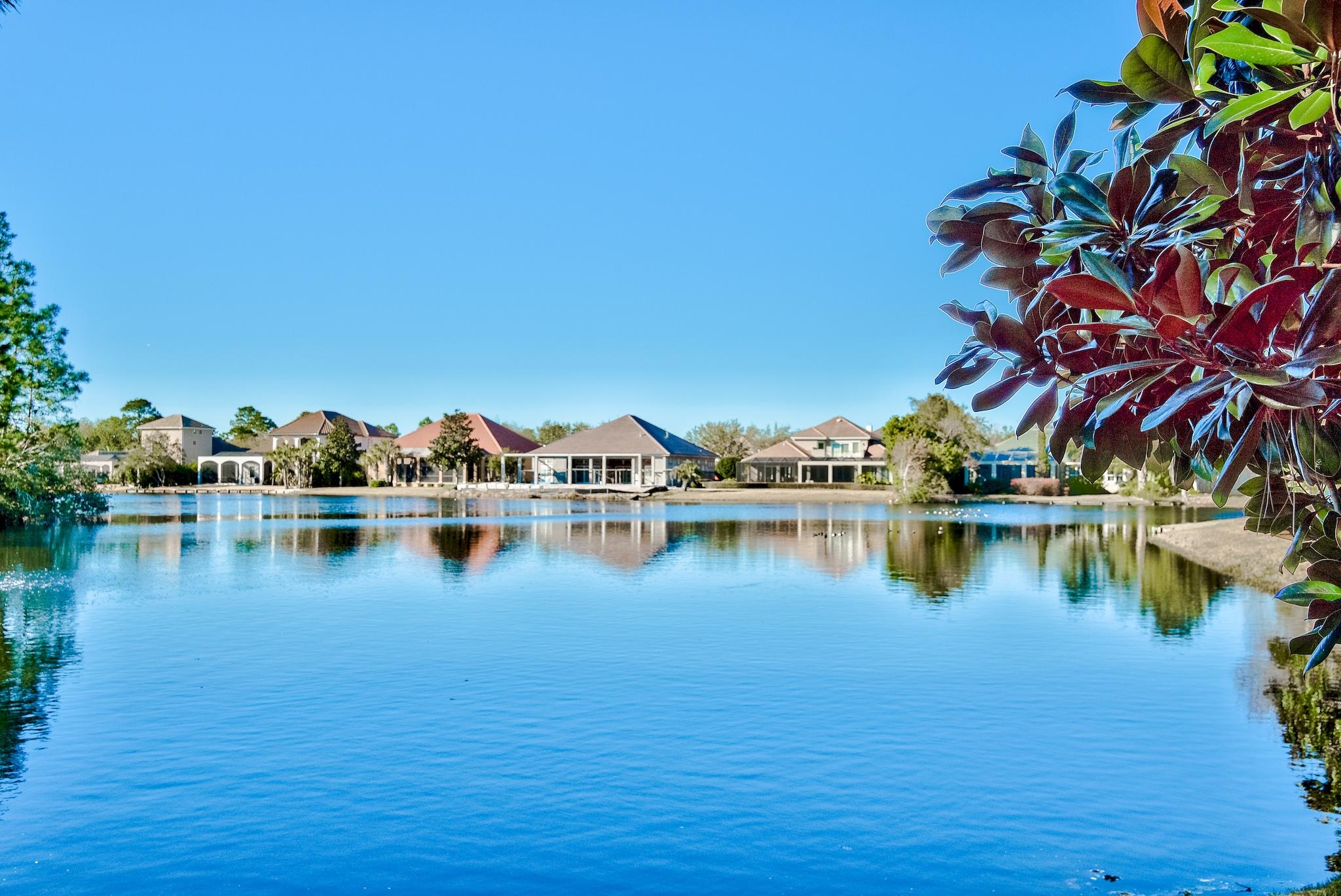 REGATTA BAY 
COMMODORE POINT - Residential