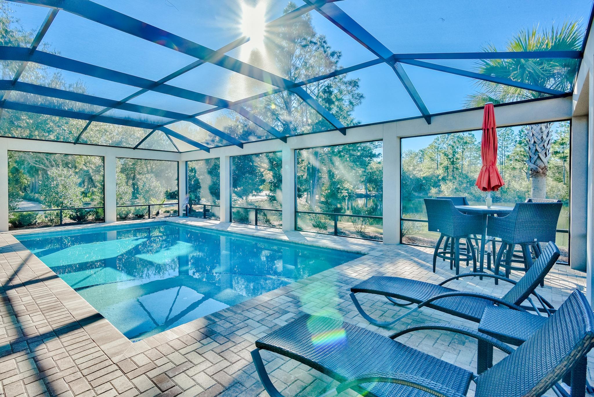 REGATTA BAY 
COMMODORE POINT - Residential