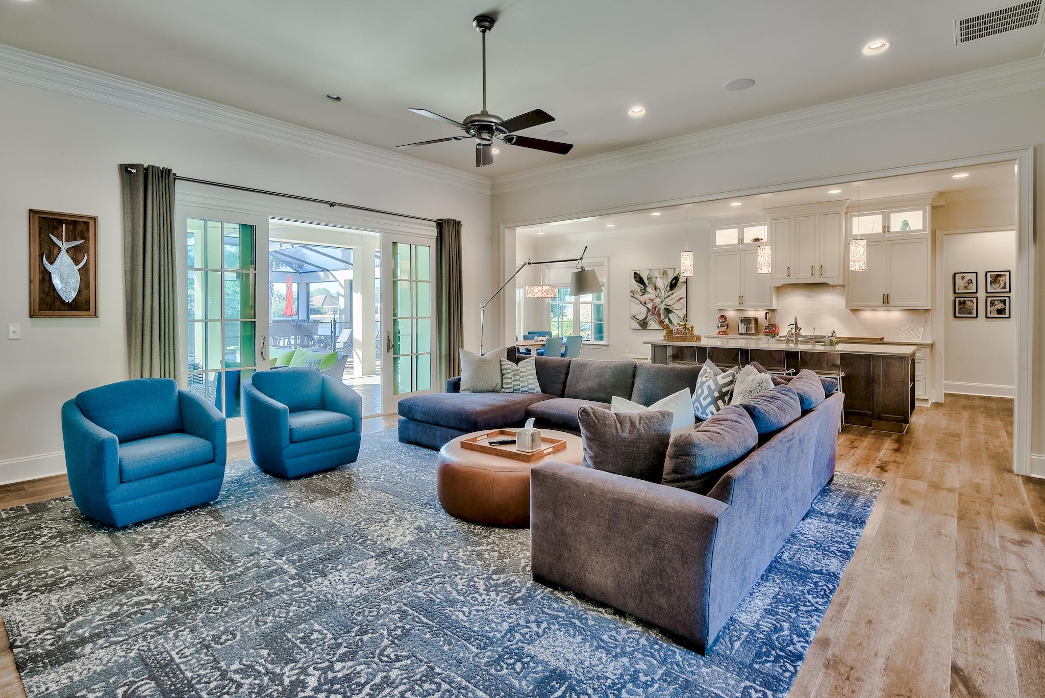 REGATTA BAY 
COMMODORE POINT - Residential