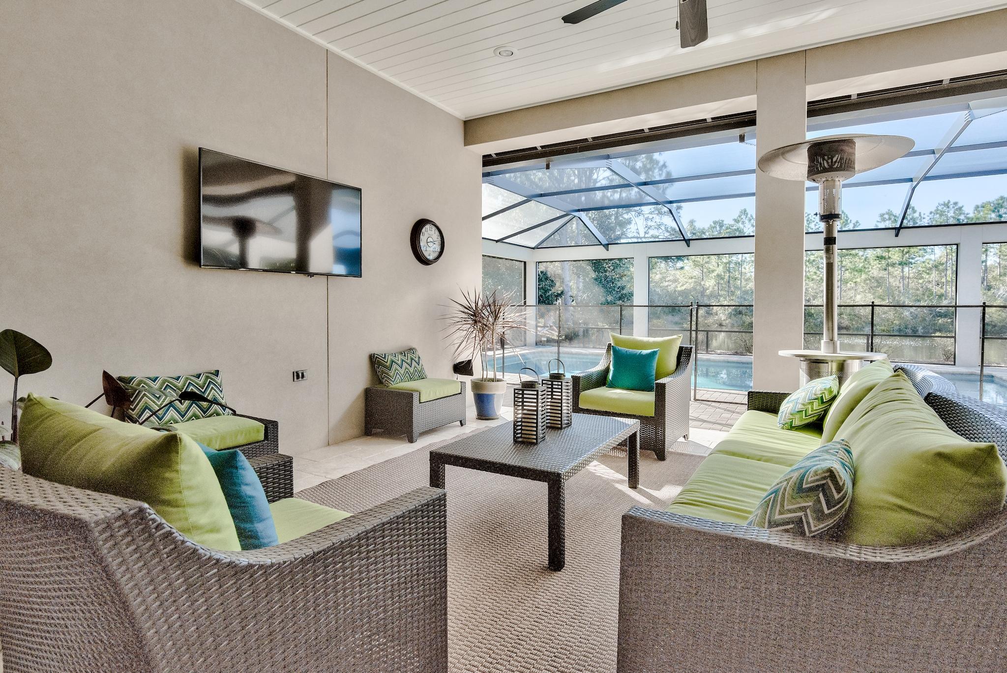 REGATTA BAY 
COMMODORE POINT - Residential