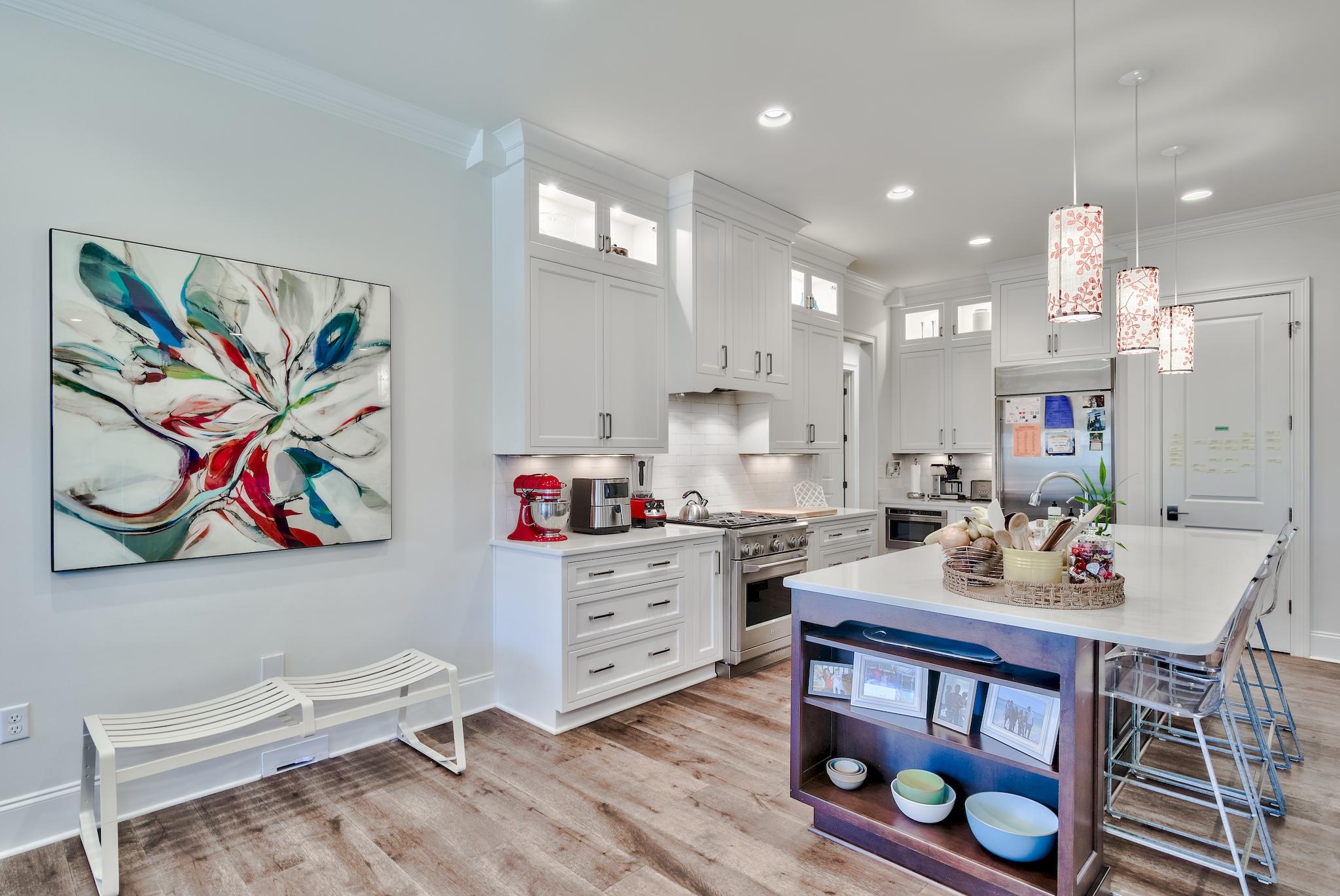 REGATTA BAY 
COMMODORE POINT - Residential