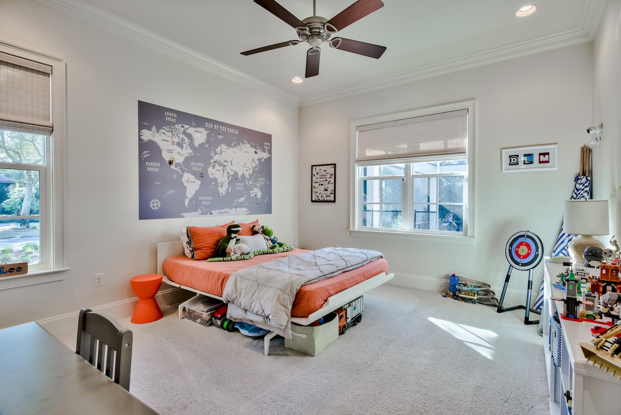 REGATTA BAY 
COMMODORE POINT - Residential