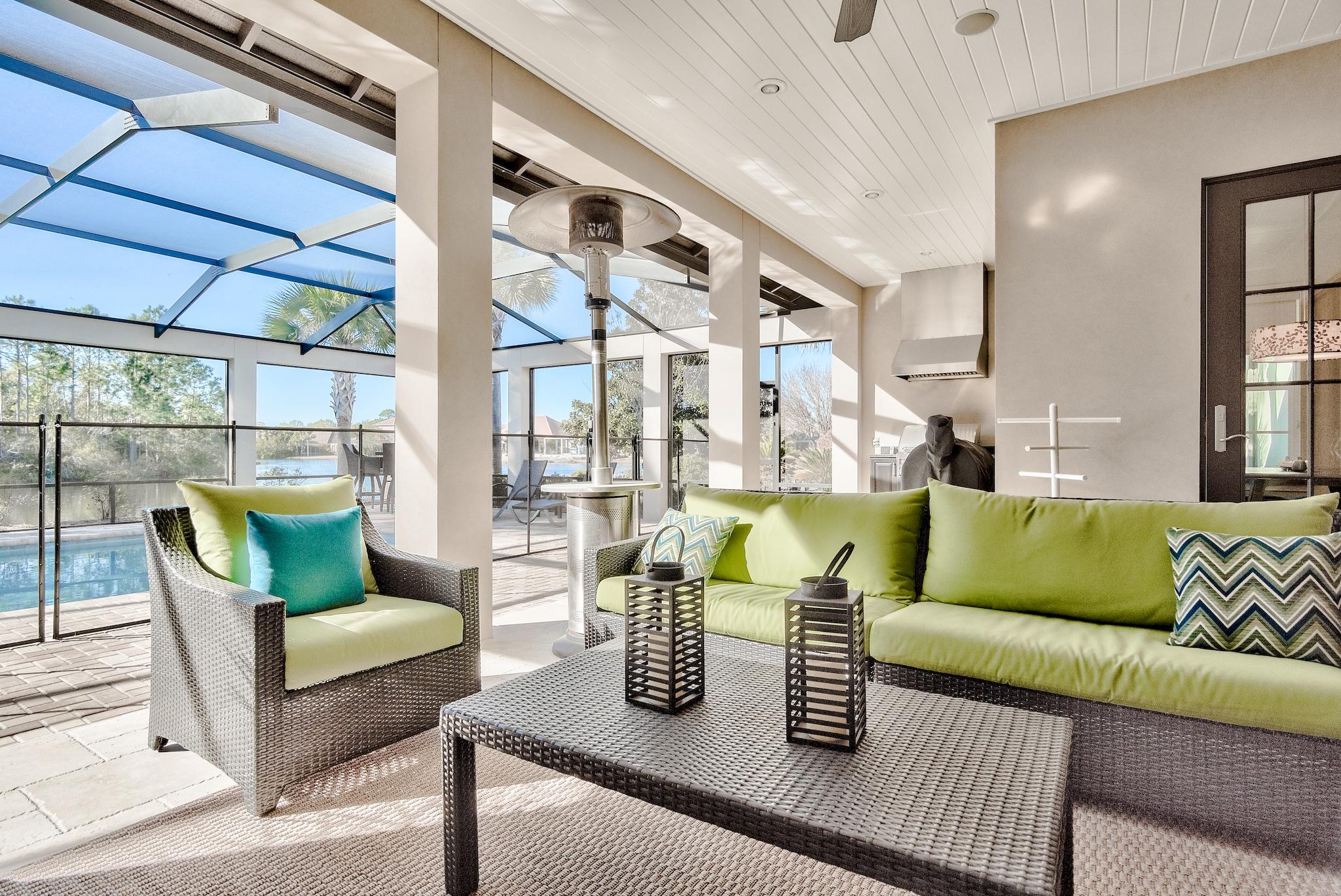 REGATTA BAY 
COMMODORE POINT - Residential