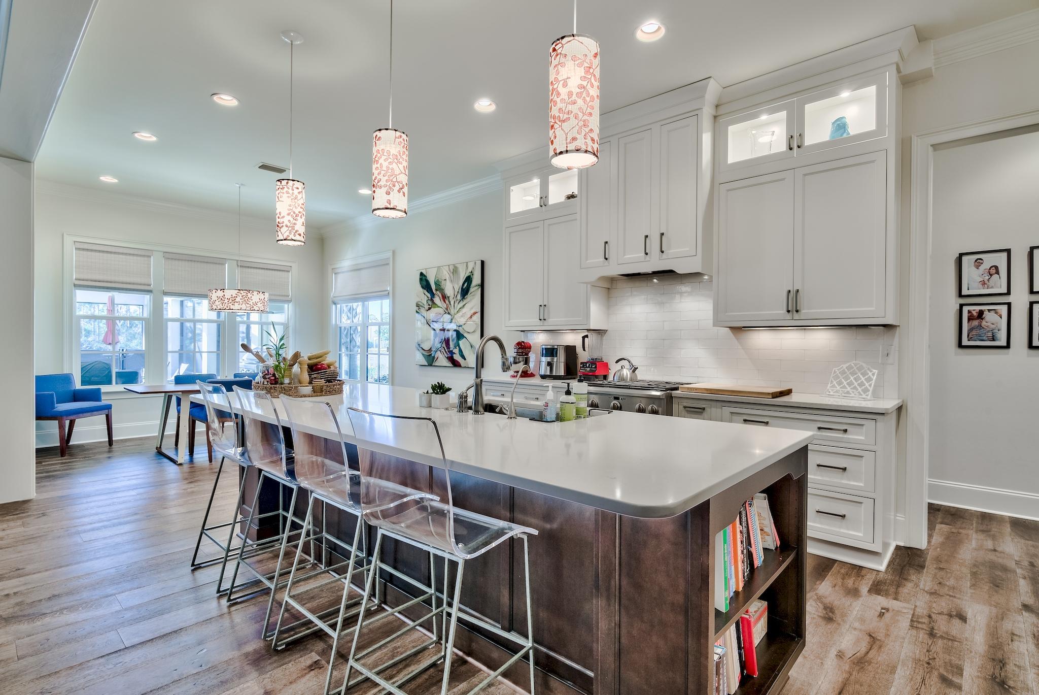 REGATTA BAY 
COMMODORE POINT - Residential