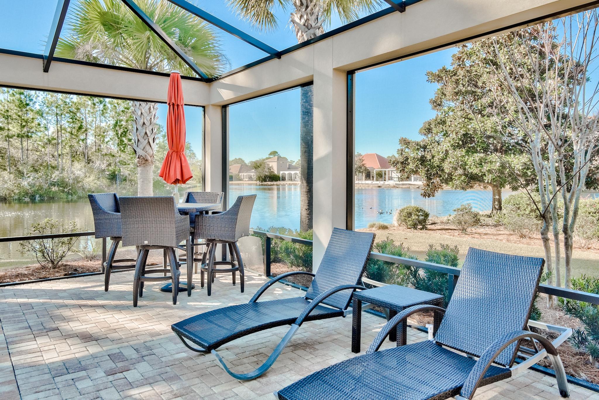 REGATTA BAY 
COMMODORE POINT - Residential