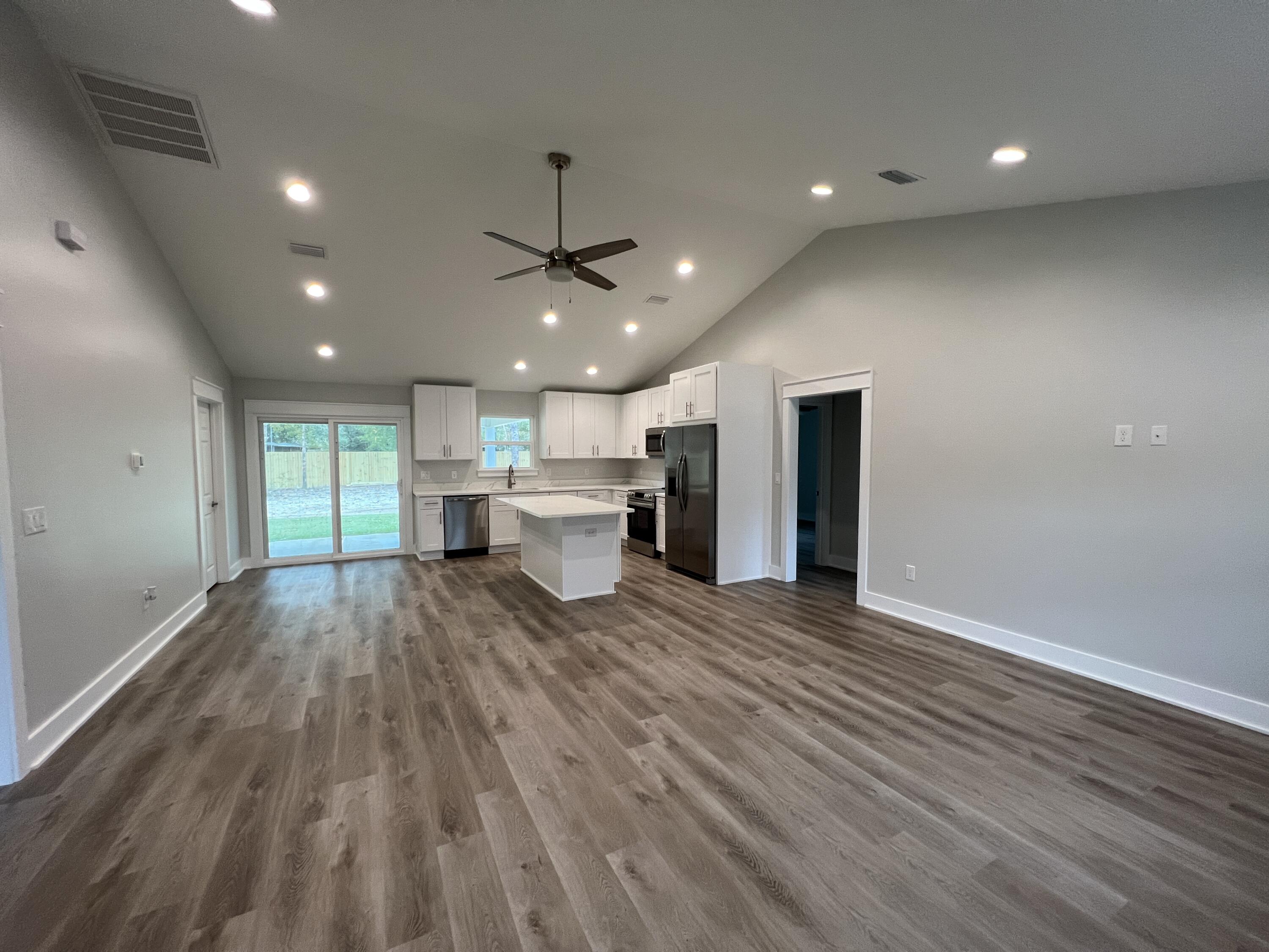 OAKWOOD LAKES ESTATES - Residential