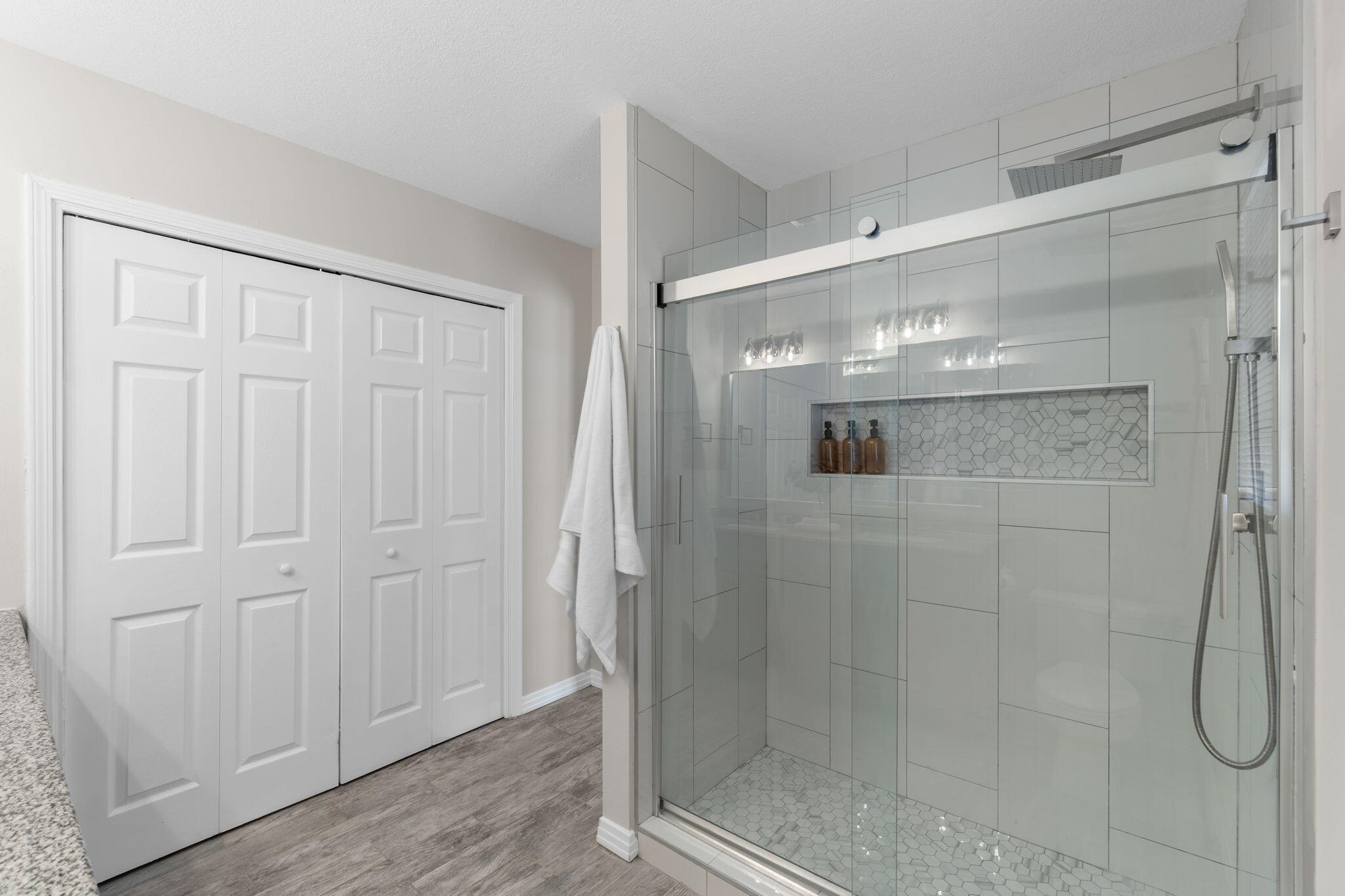 HOLLY HILLS - Residential