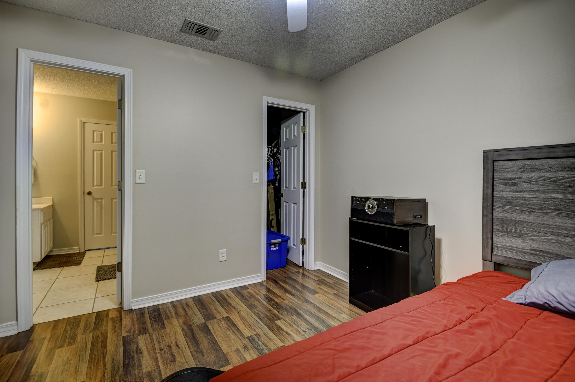 SHANYN TAYLOR OAKS - Residential