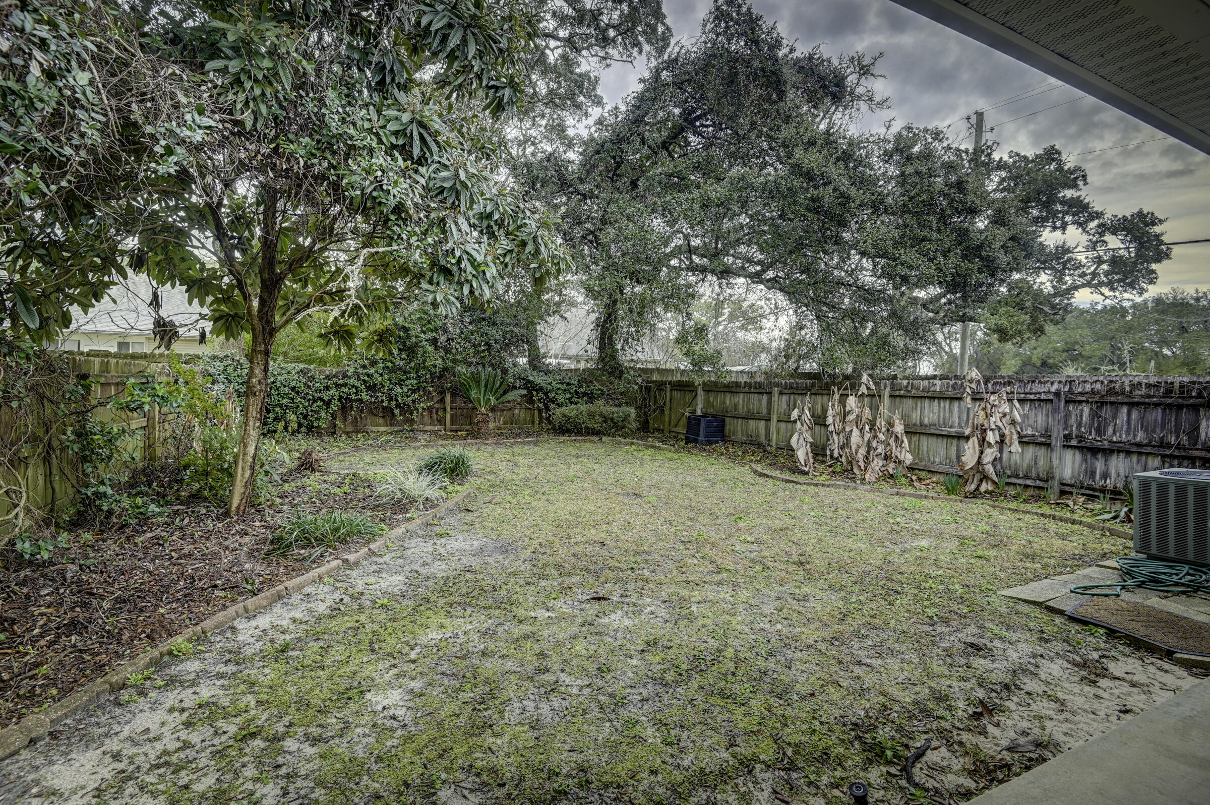 SHANYN TAYLOR OAKS - Residential