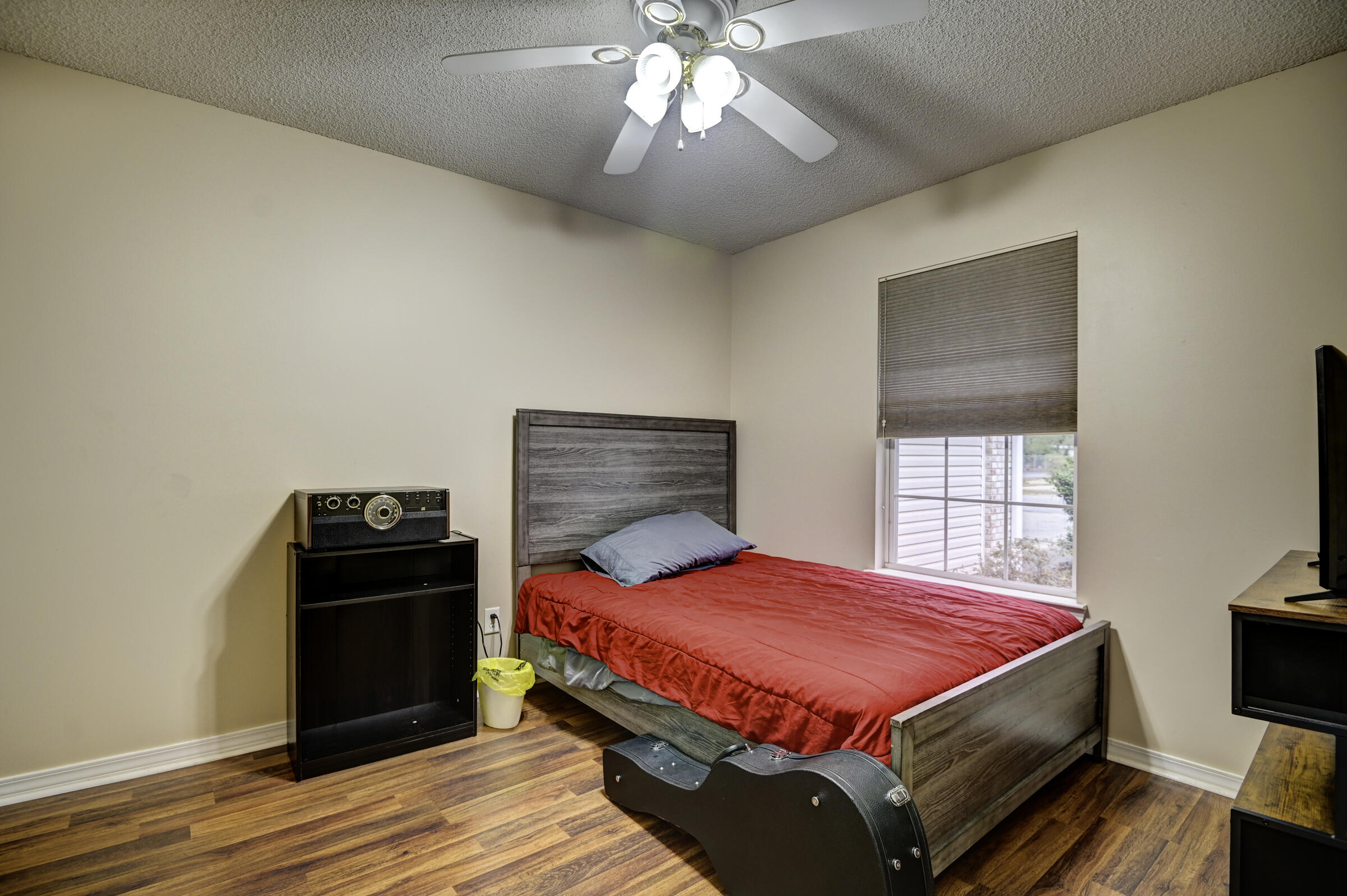 SHANYN TAYLOR OAKS - Residential