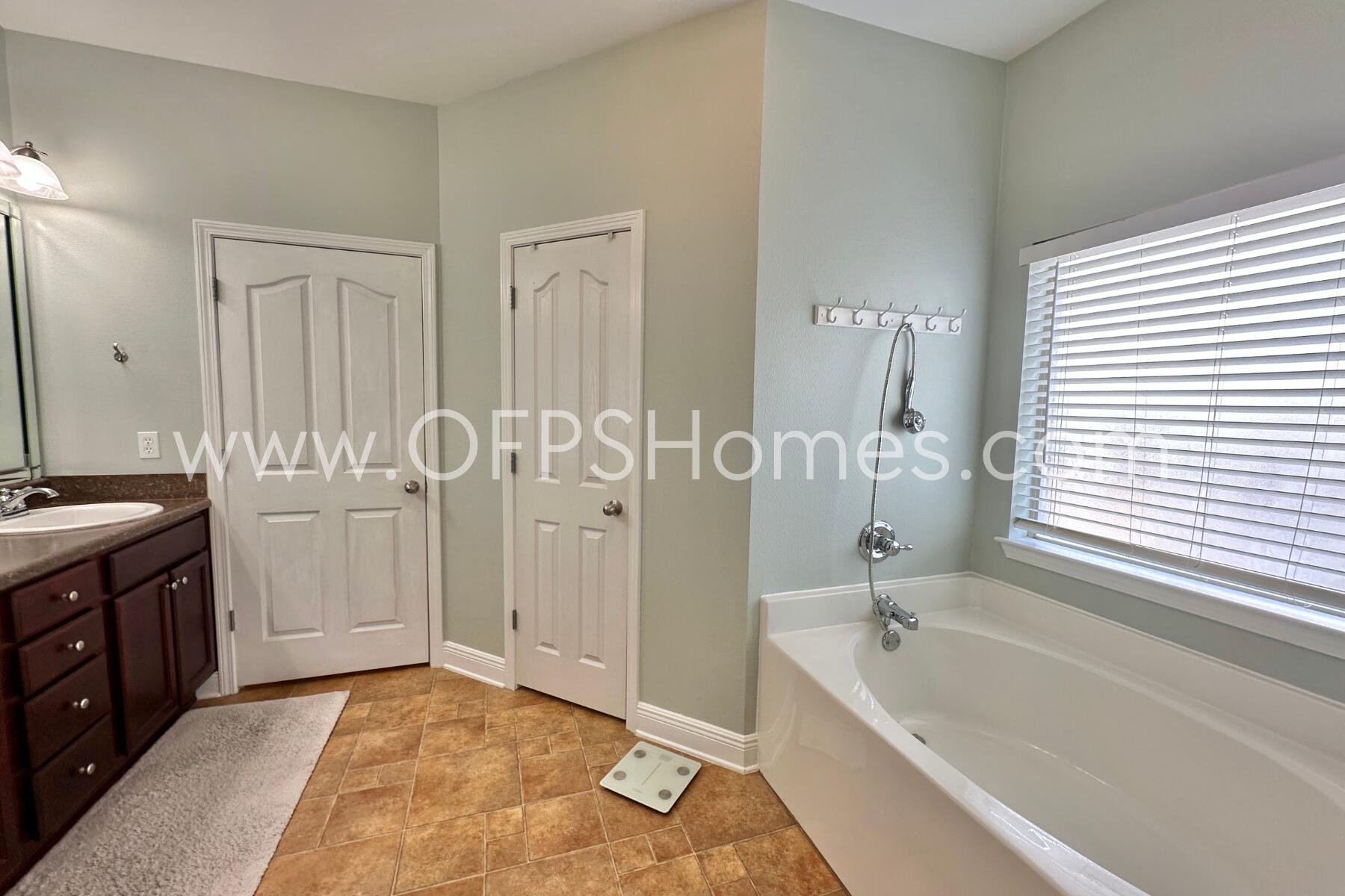 ROLLING RIDGE S/D - Residential Lease