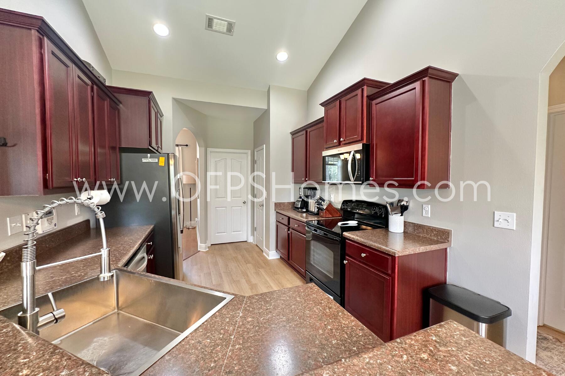 ROLLING RIDGE S/D - Residential Lease