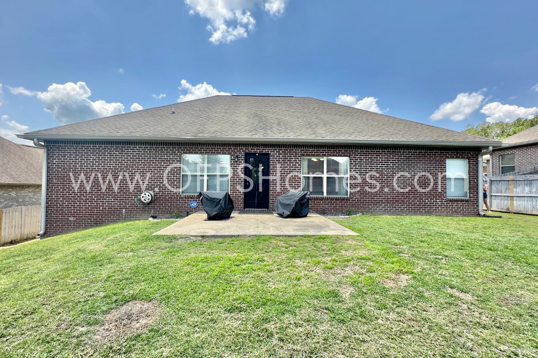 ROLLING RIDGE S/D - Residential Lease