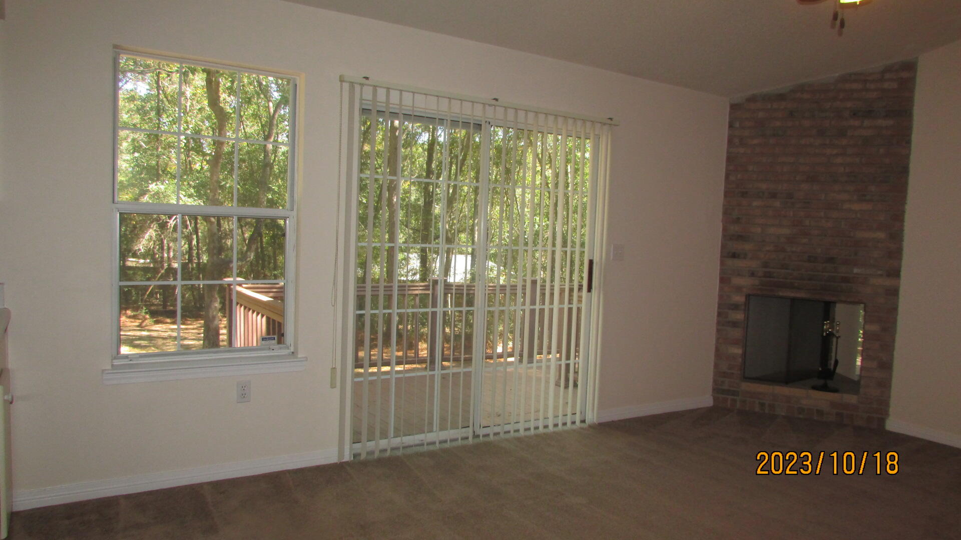 HILLTOP ACRES 1ST ADDN - Residential