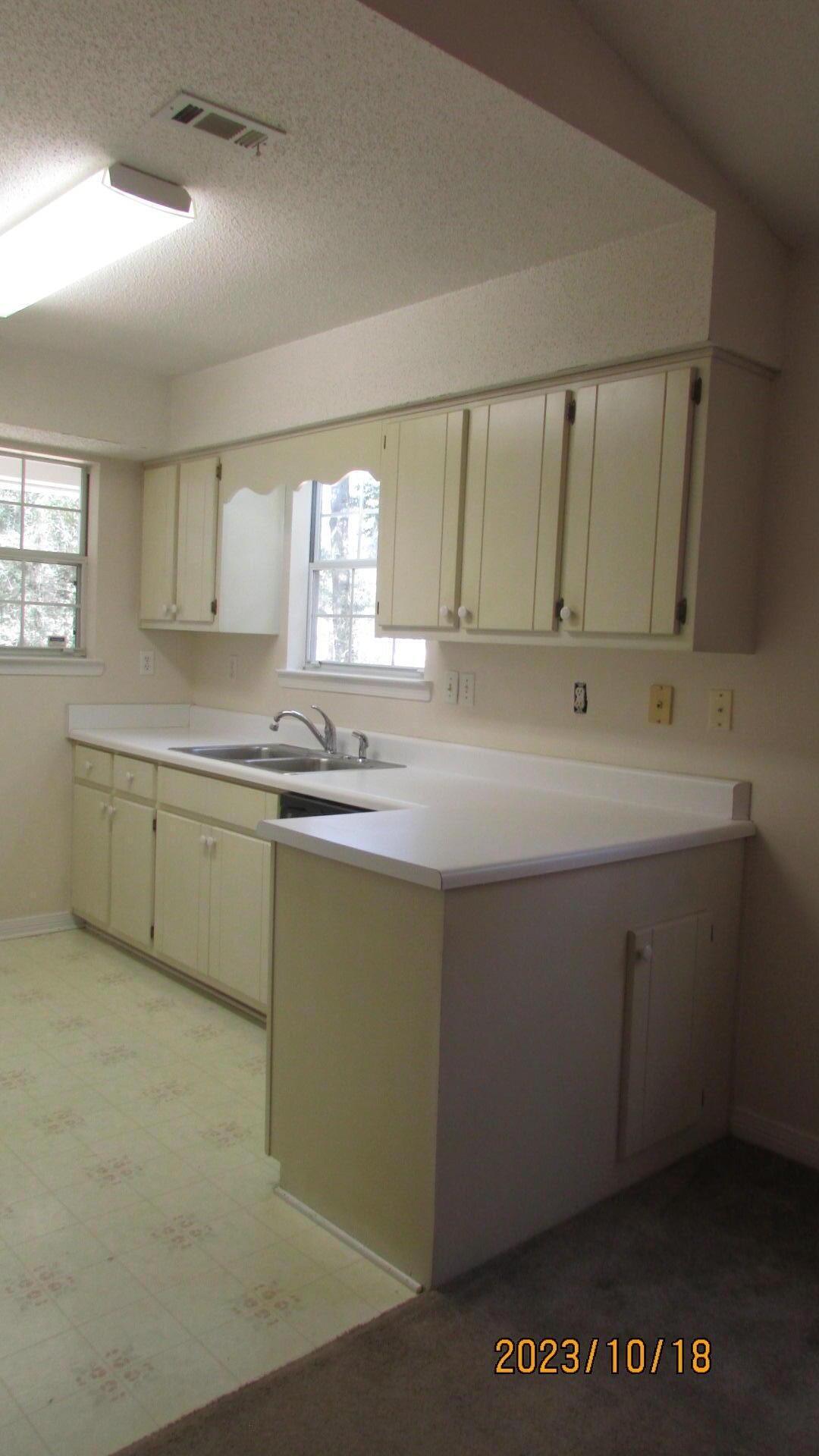 HILLTOP ACRES 1ST ADDN - Residential