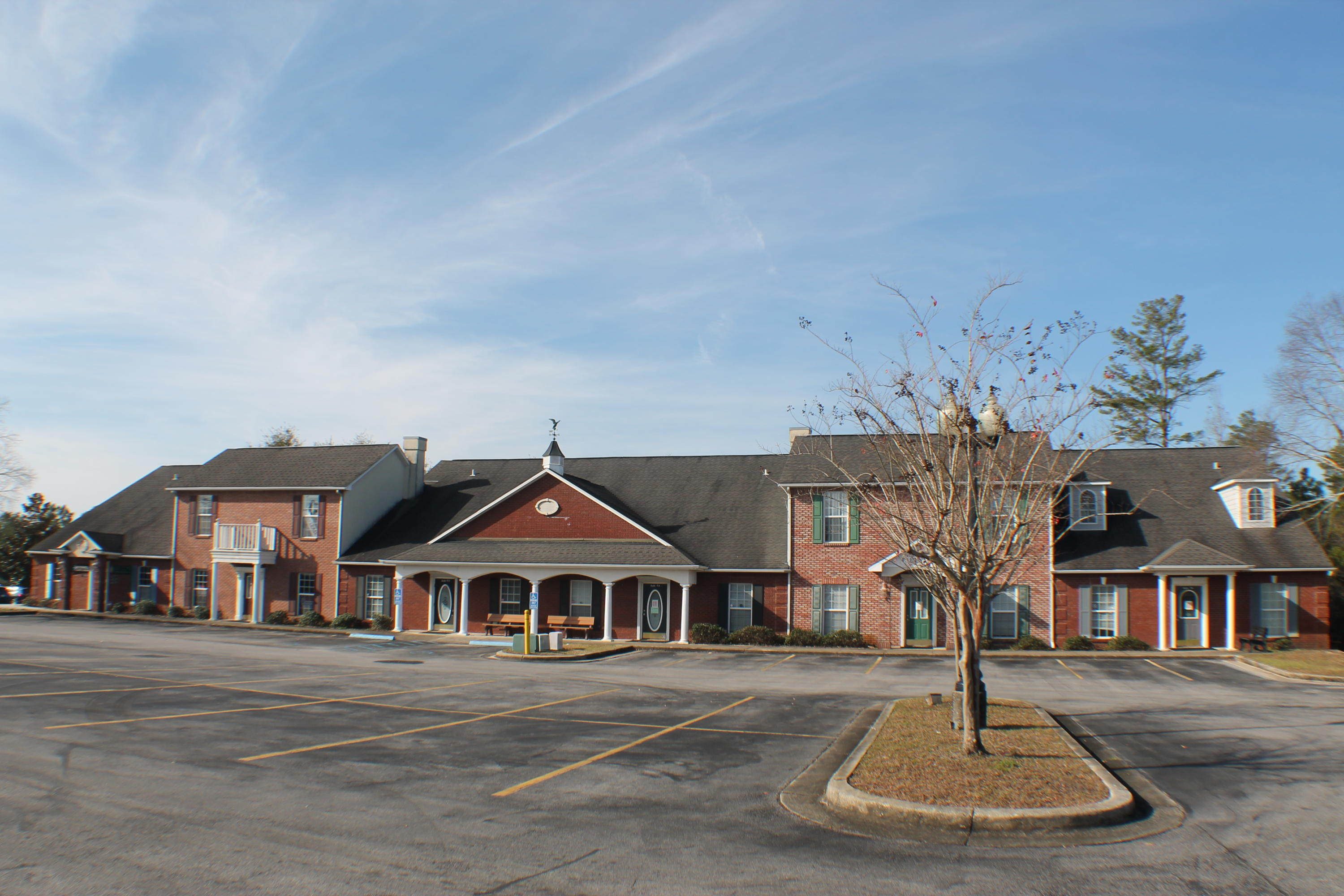 27,508 Square foot Professional and Medical Office space between the Ford and Chevy Dealer South of I-10, 3- Buildings 17 -Commercial Lease Units, Common area parking and Jumbo Digital sign! There is some owner occupied space and some vacant space if you need a place for your business. Great rental history with solid leases and long term tenants! Location Wow! Priced to move! ******Seller Financing Available********