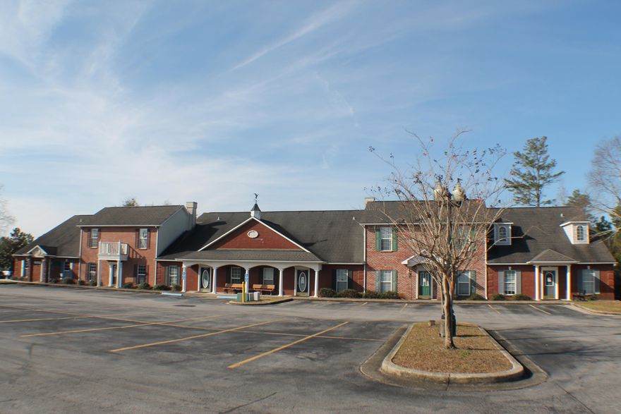 27,508 Square foot Professional and Medical Office space between the Ford and Chevy Dealer South of I-10, 3- Buildings 17 -Commercial Lease Units, Common area parking and Jumbo Digital sign! There is some owner occupied space and some vacant space if you need a place for your business. Great rental history with solid leases and long term tenants! Location Wow! Priced to move! ******Seller Financing Available********