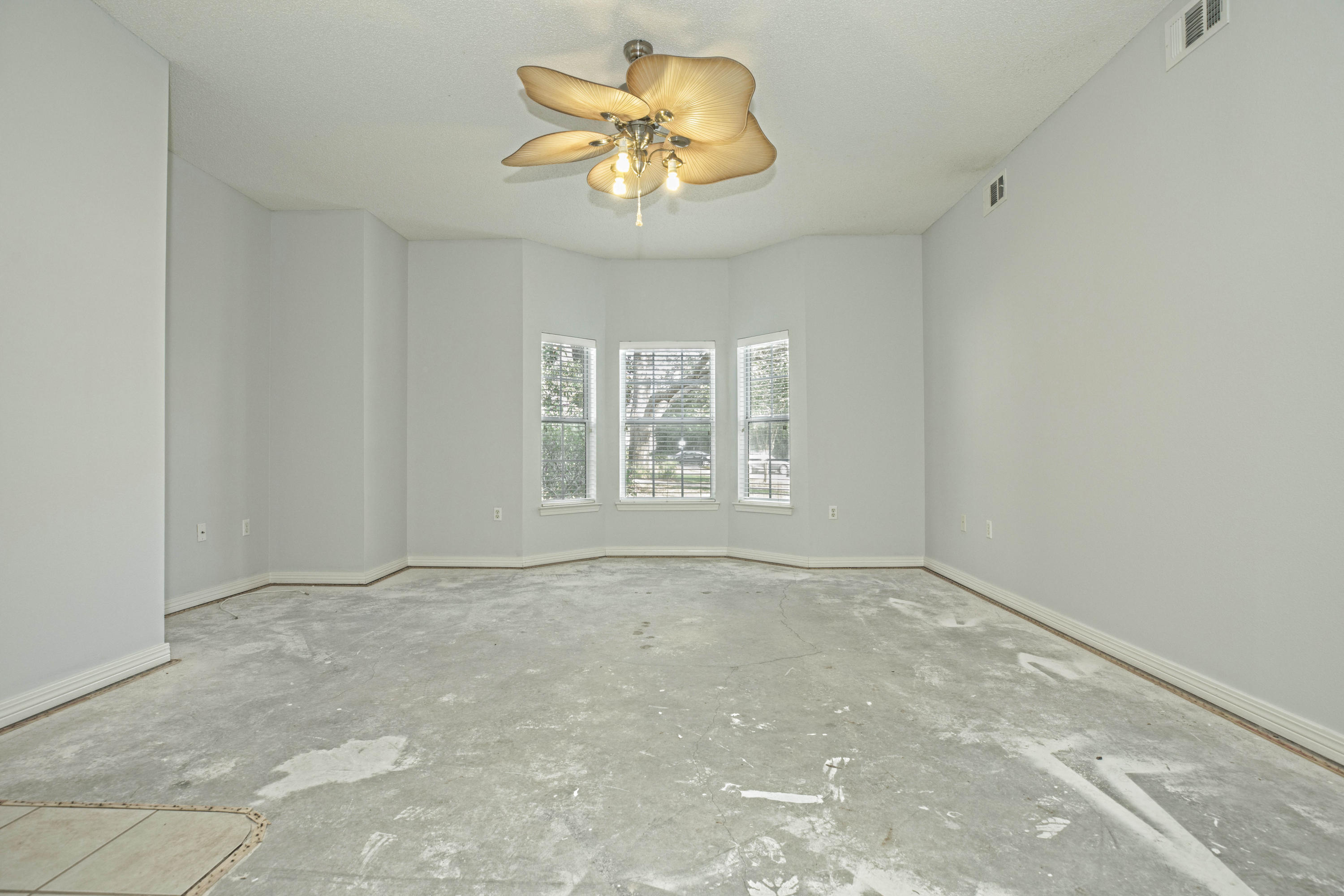 THE OAKS AT NICEVILLE - Residential