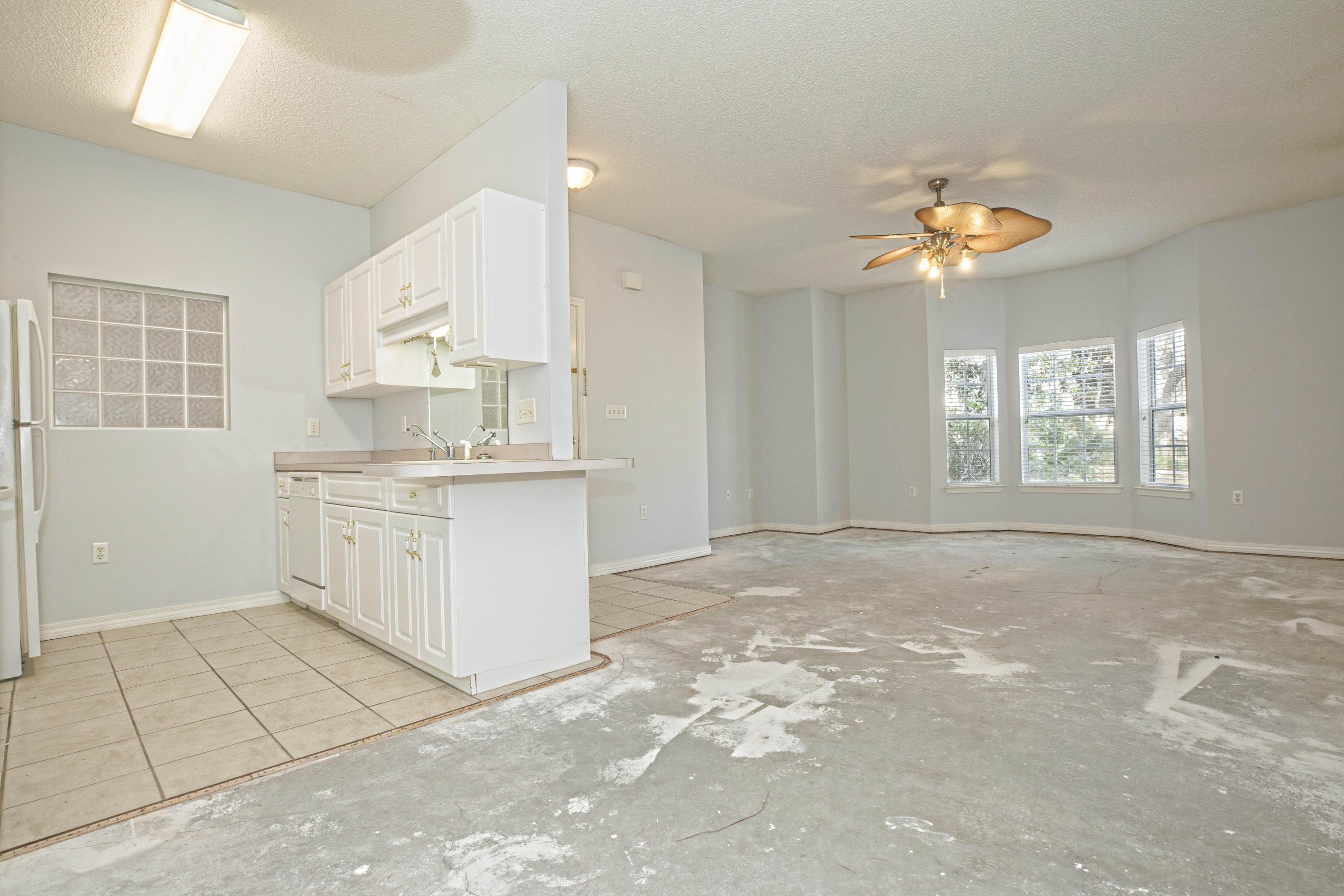 THE OAKS AT NICEVILLE - Residential