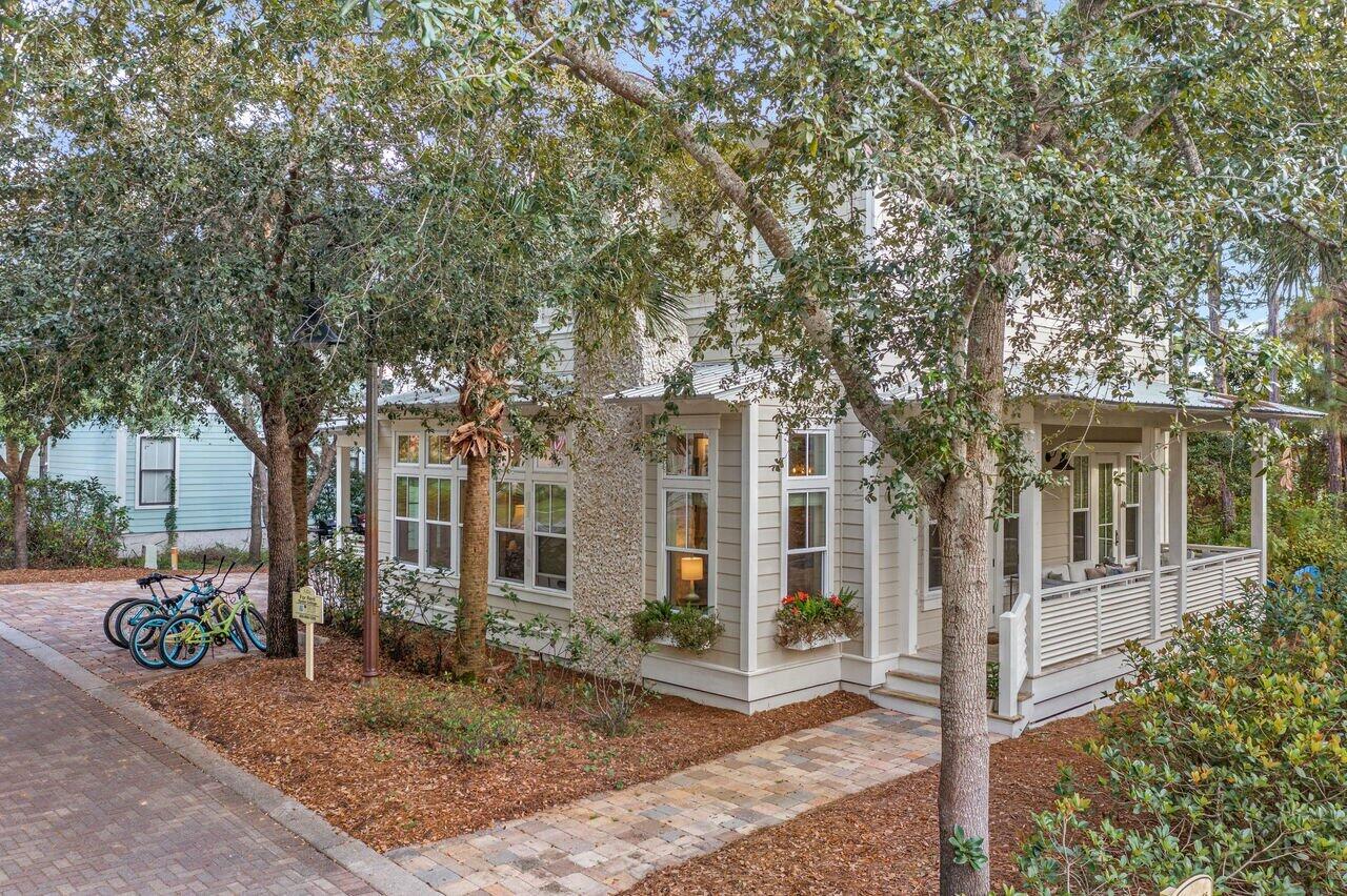 COTTAGES AT EASTERN LAKE - Residential