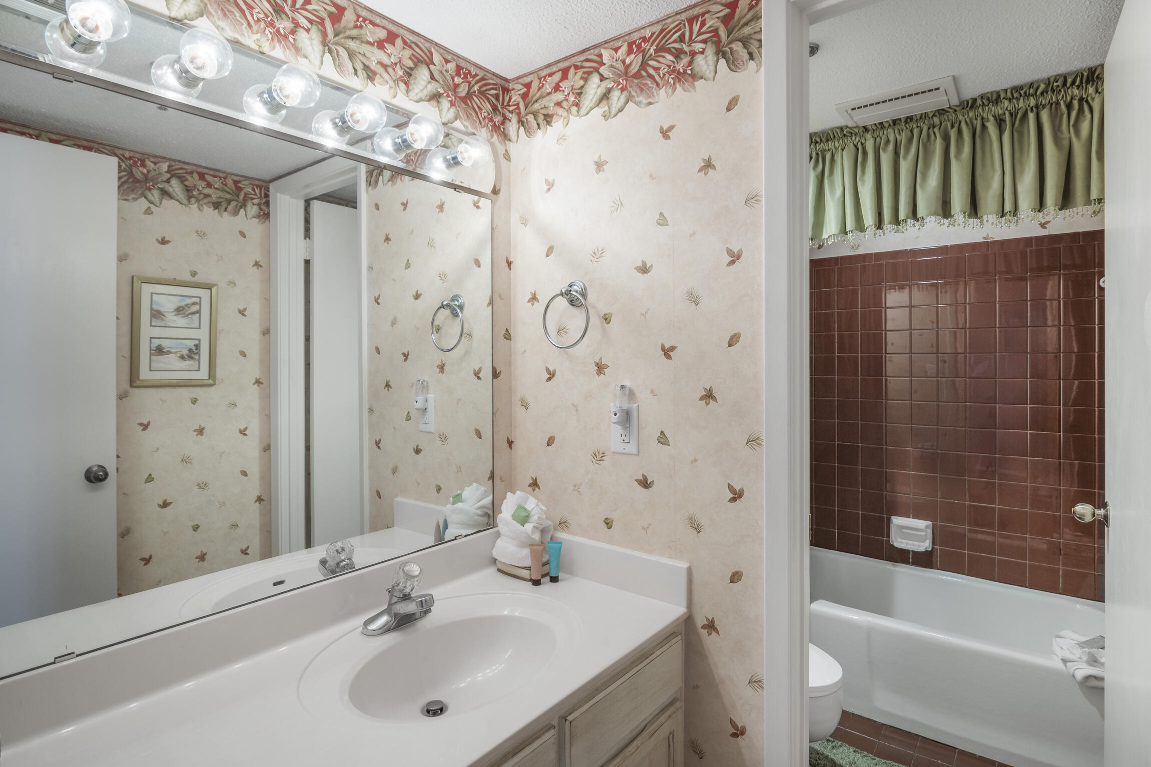 BREAKERS EAST CONDO - Residential