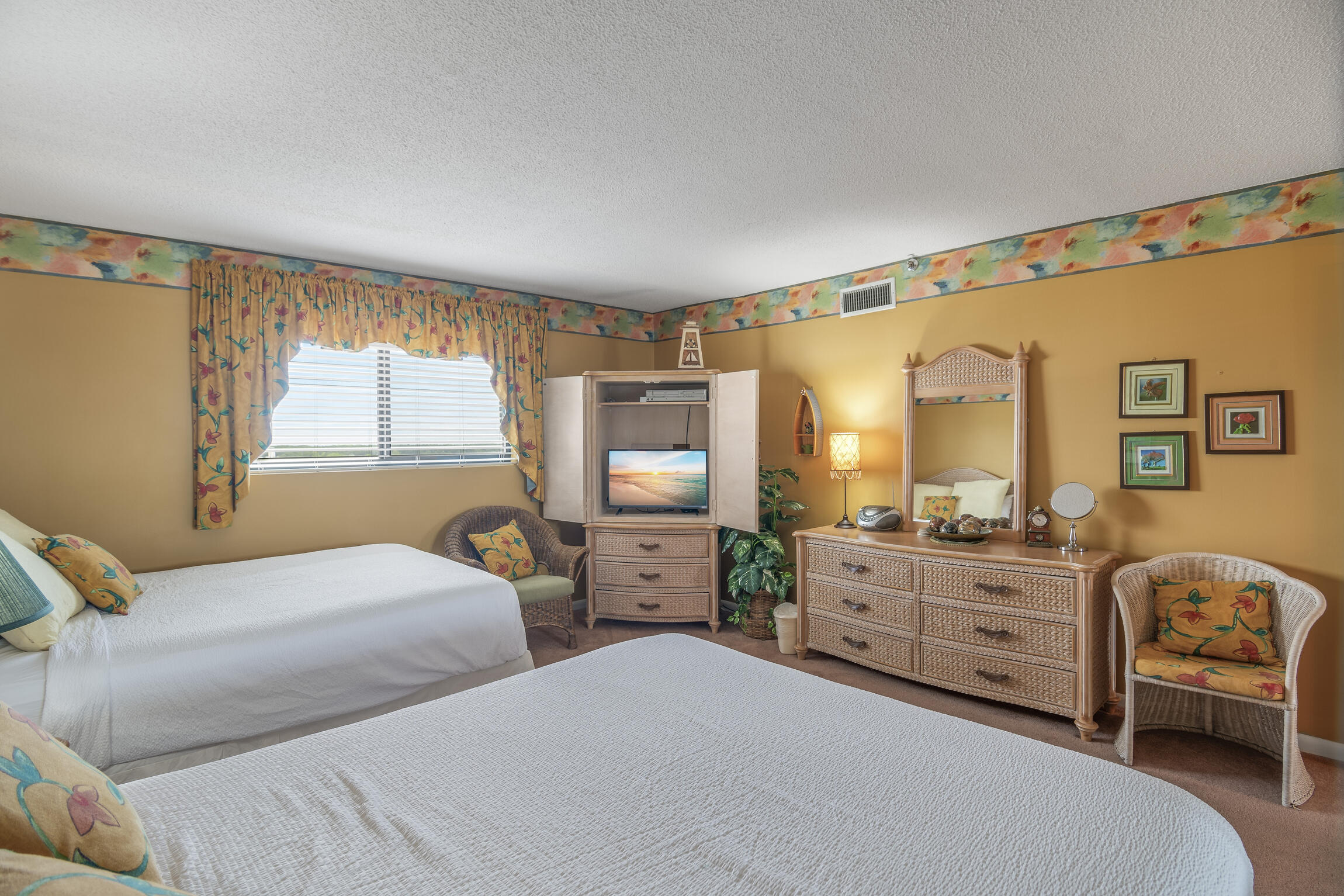 BREAKERS EAST CONDO - Residential