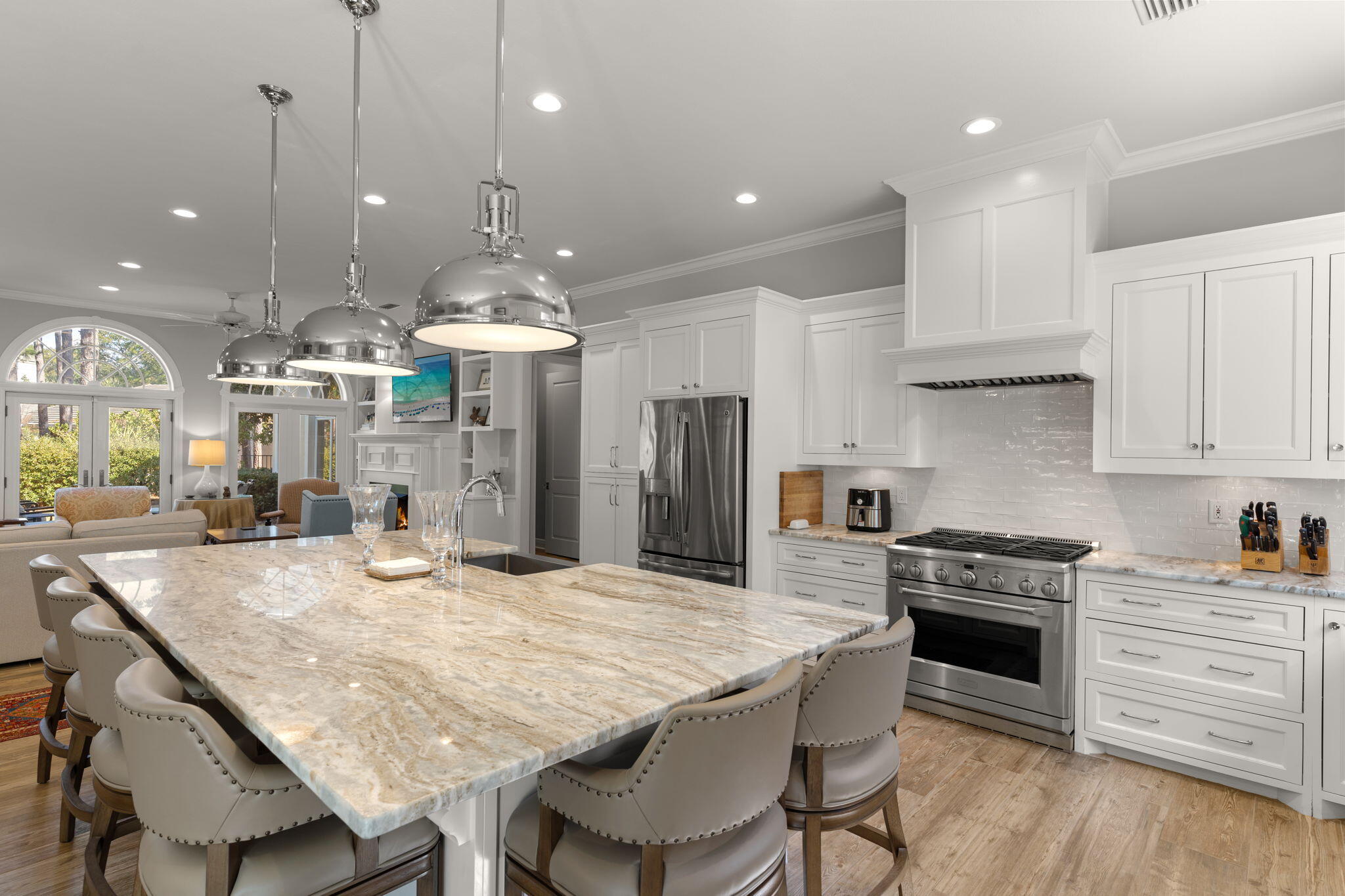 BAYTOWNE AVE EAST - Residential