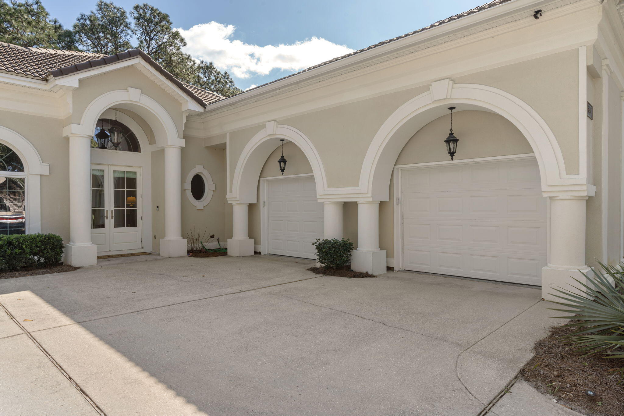 BAYTOWNE AVE EAST - Residential