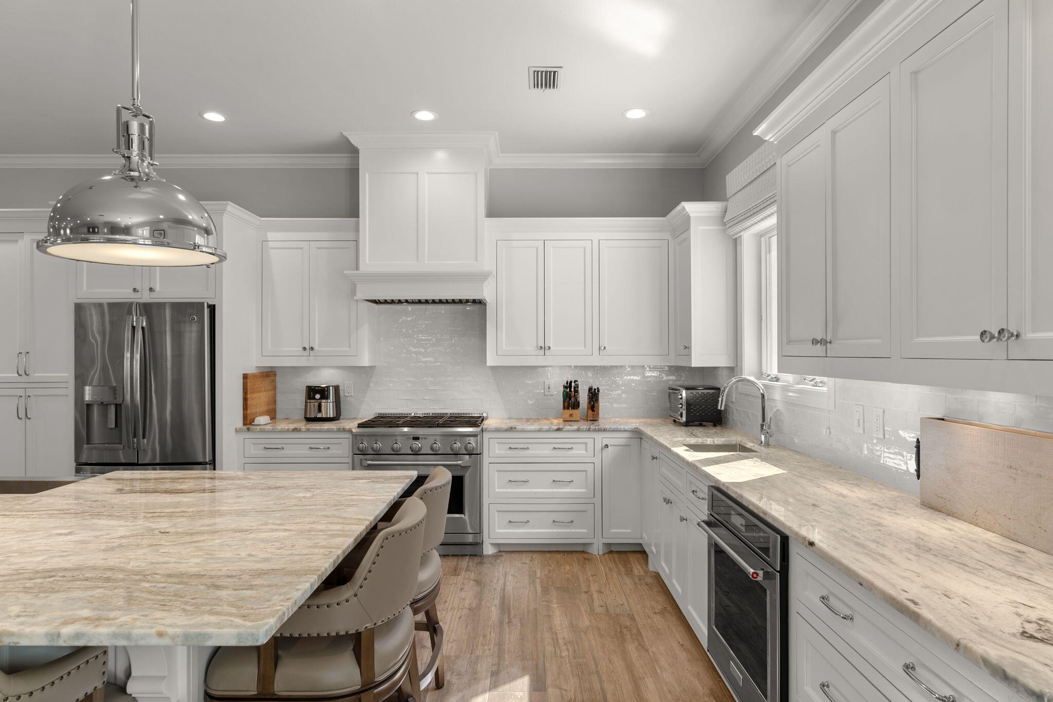 BAYTOWNE AVE EAST - Residential