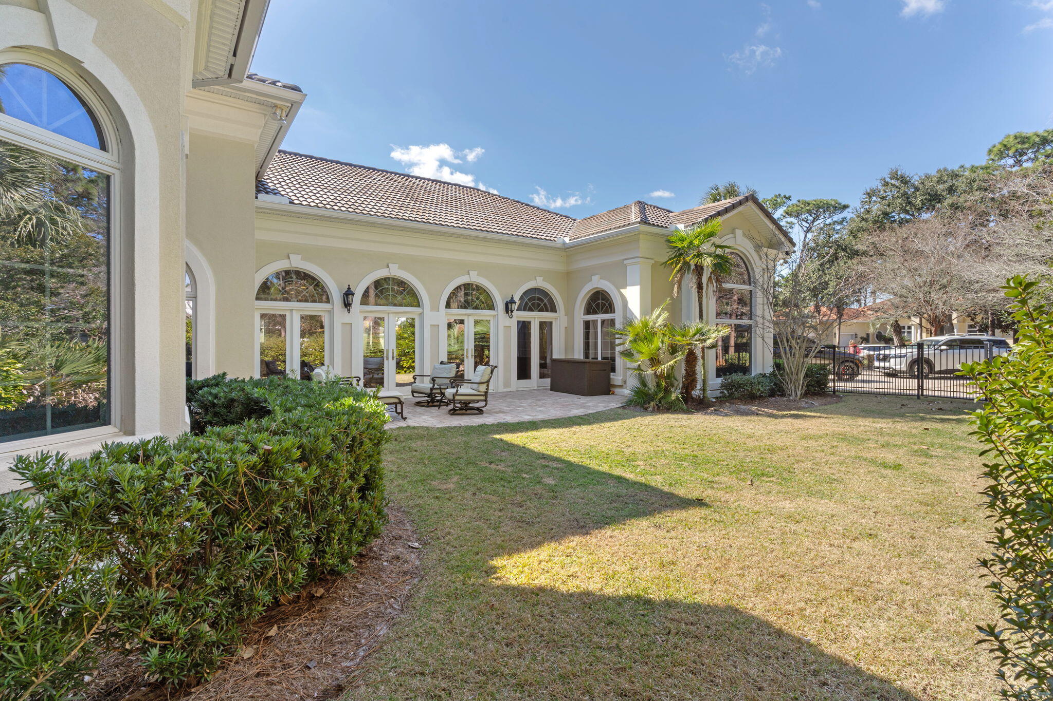 BAYTOWNE AVE EAST - Residential