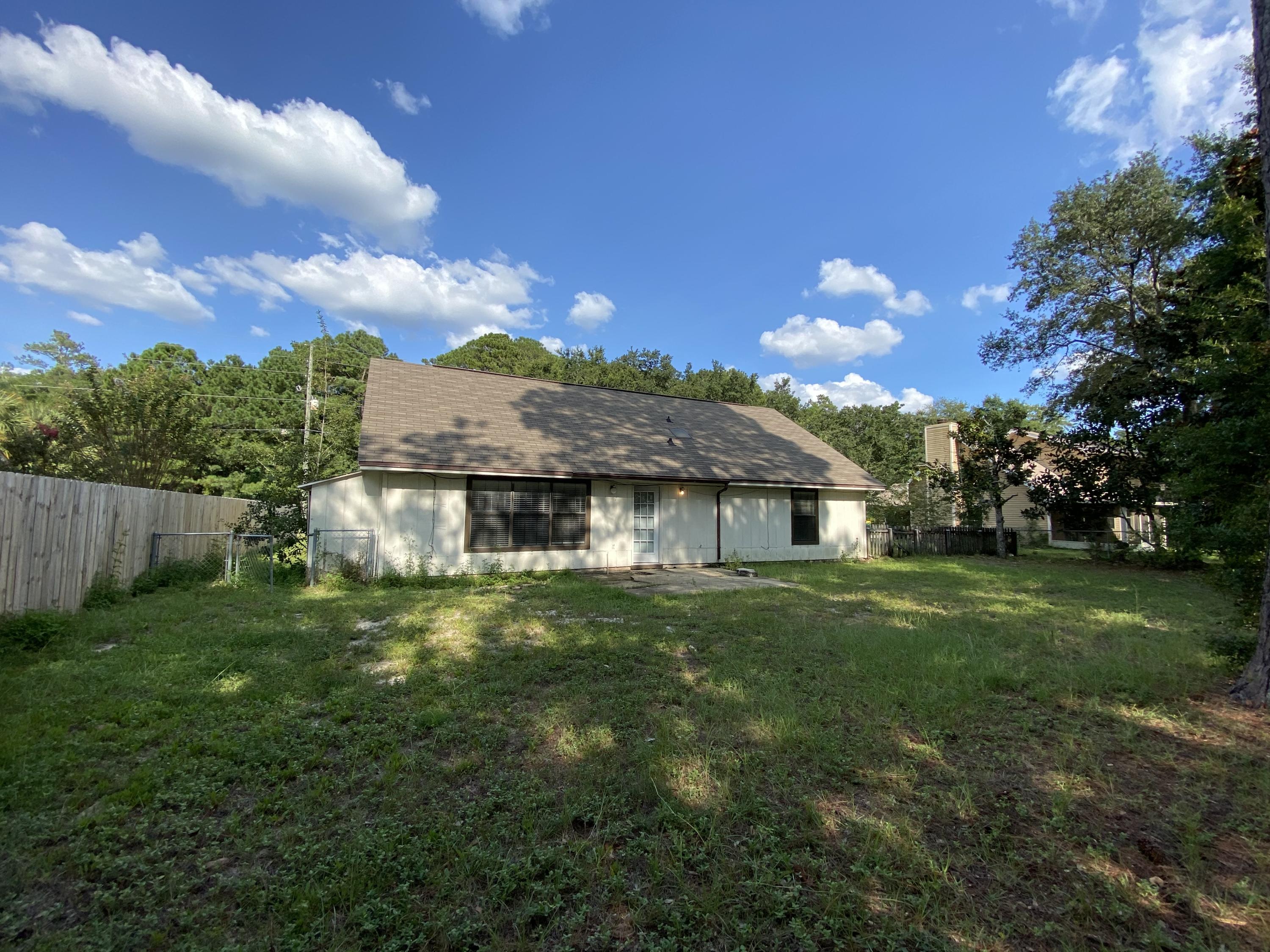 PINEWOOD ESTATES 2 - Residential Lease