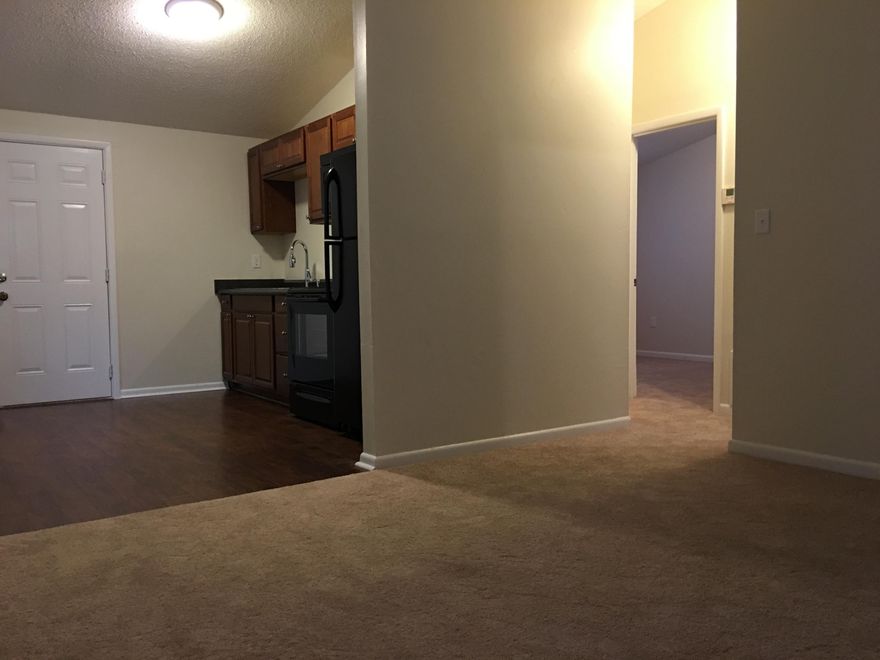 UPDATED 2 BEDROOM DUPLEX JUST OFF RACETRACK ROAD. WASHER & DRYER CONNECTIONS! CALL TODAY FOR AN APPOINTMENT TO VIEW. AVAILABLE JULY 1ST.