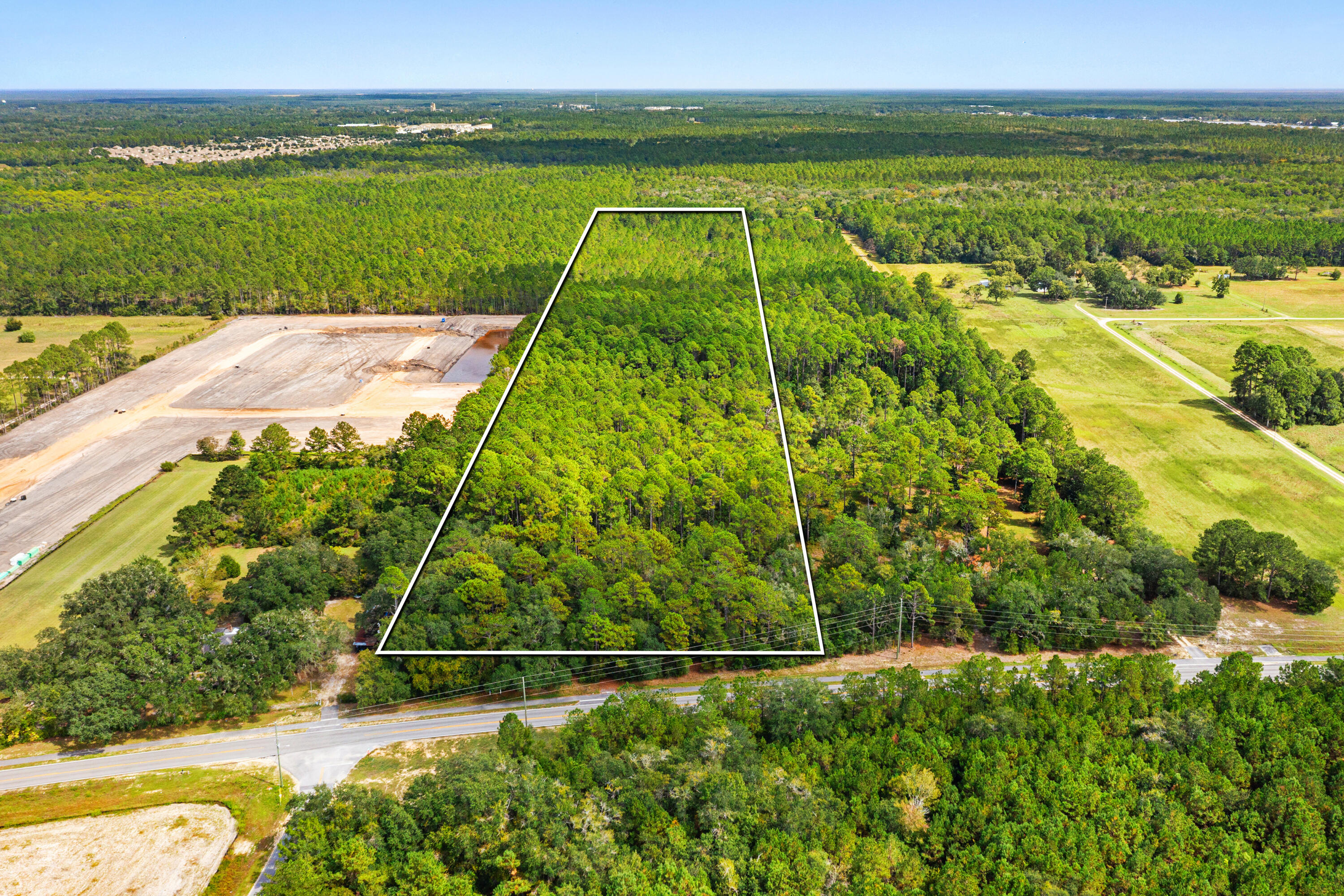 NO RECORDED SUBDIVISION - Land