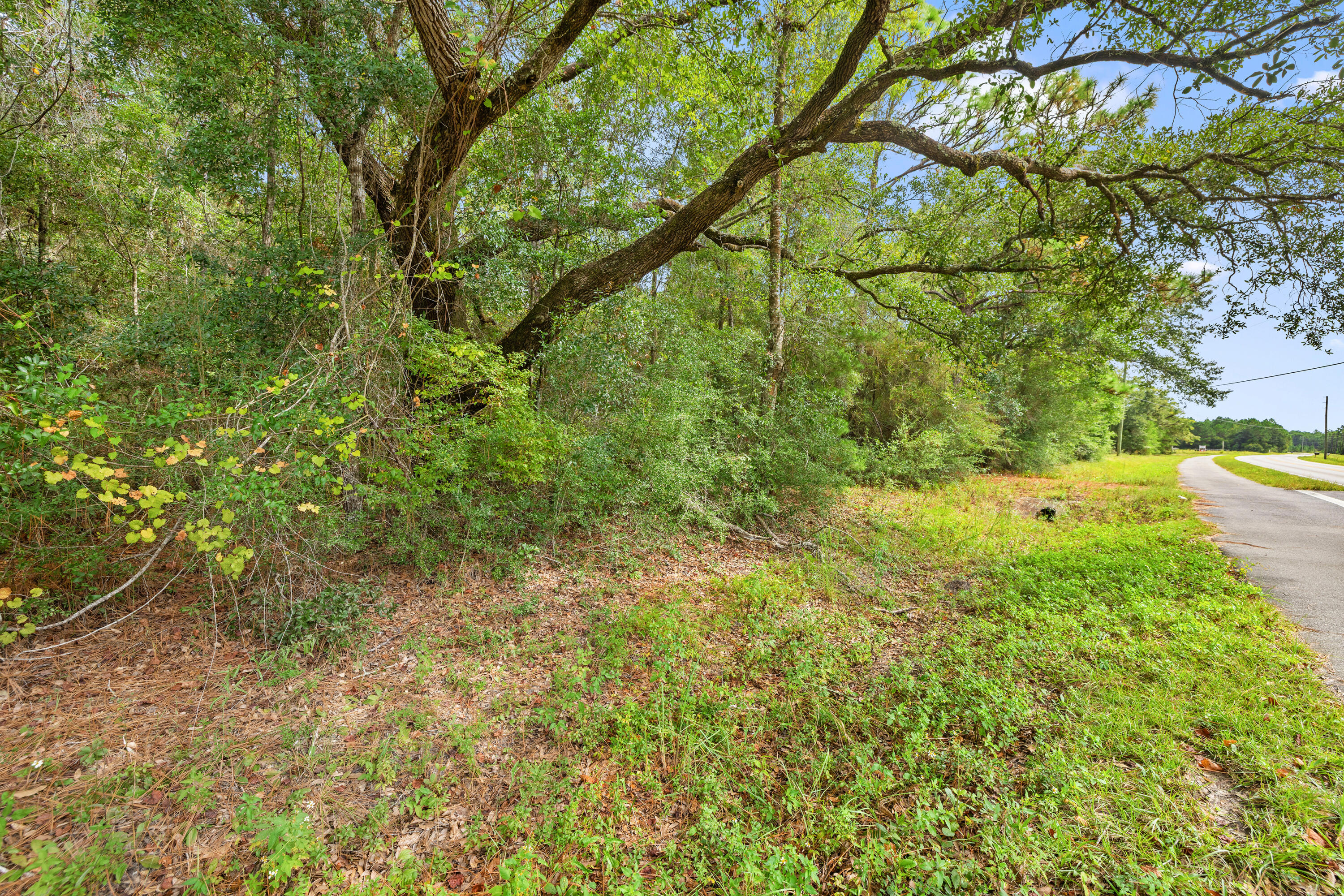 NO RECORDED SUBDIVISION - Land