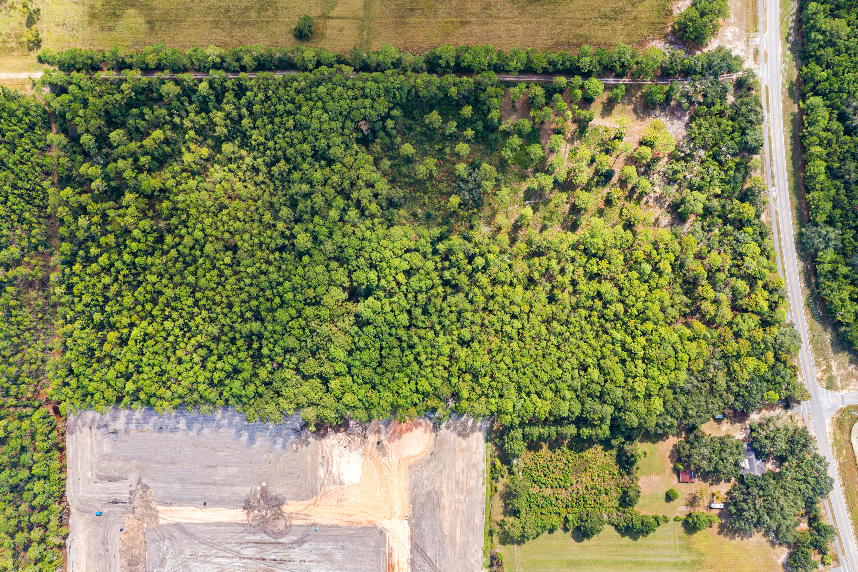 NO RECORDED SUBDIVISION - Land