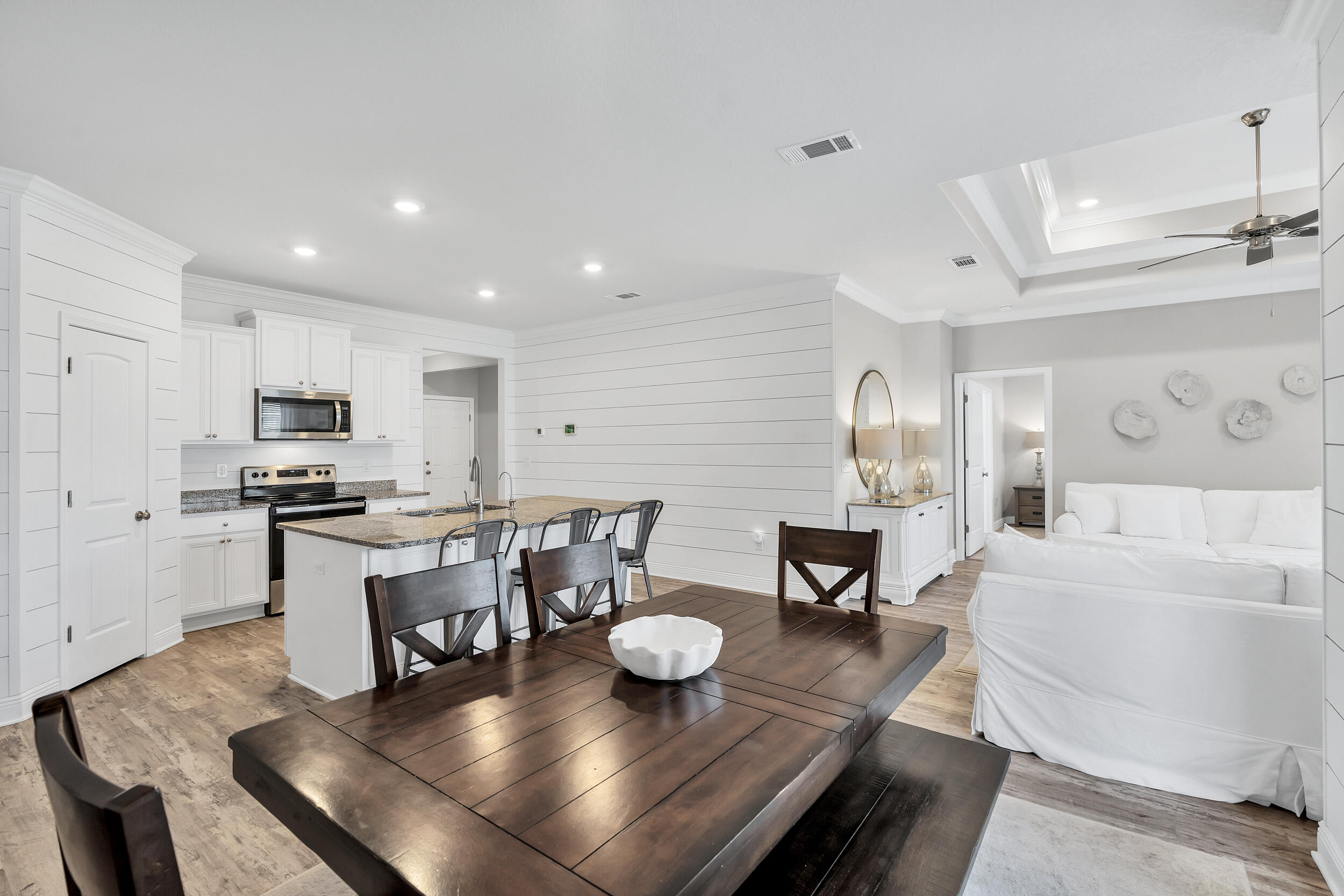 STONEGATE - Residential