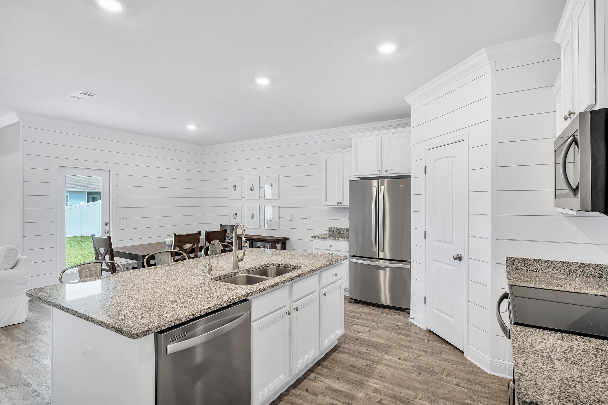 STONEGATE - Residential