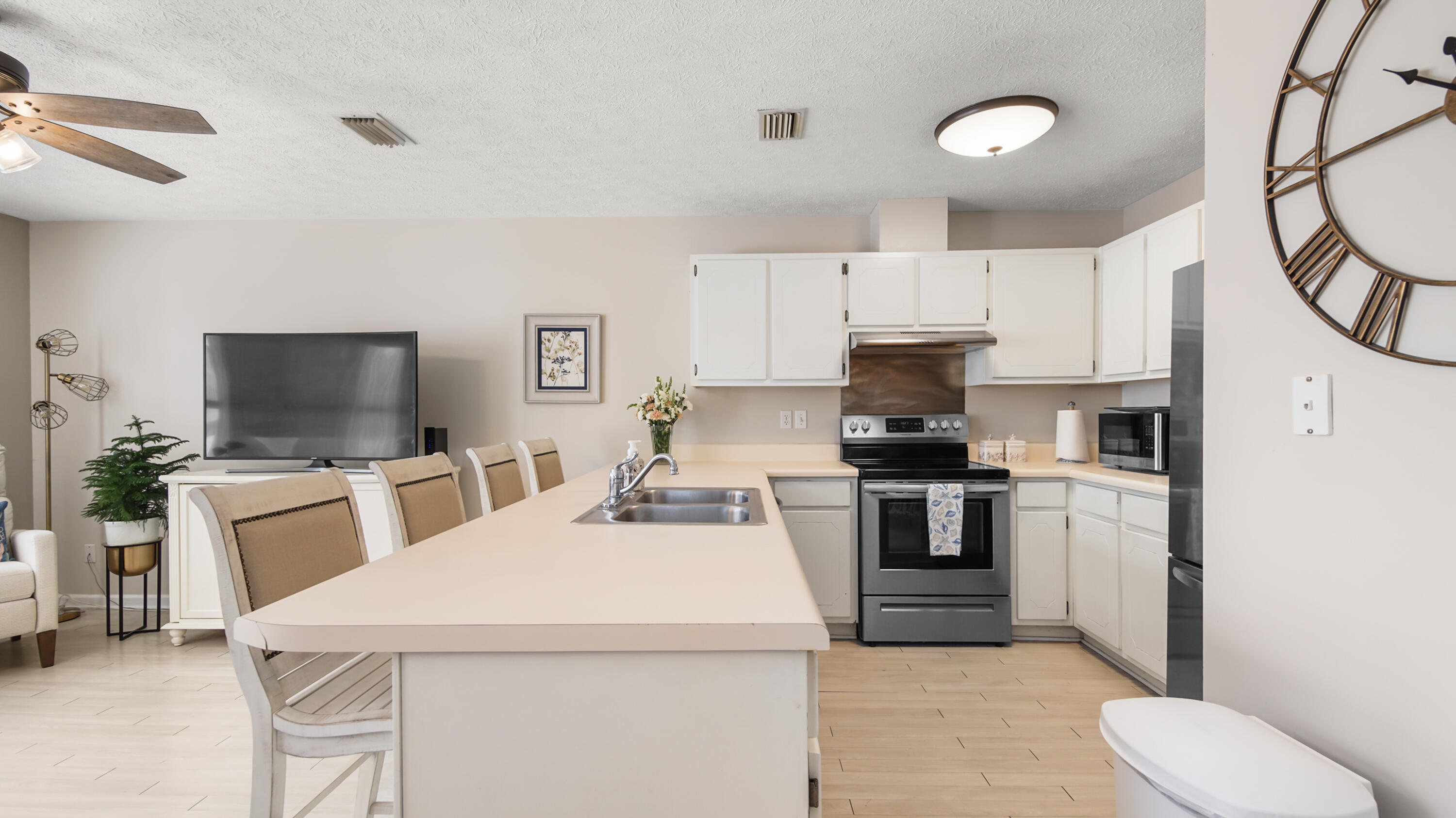PEACHTREE PLACE 1 CONDO - Residential