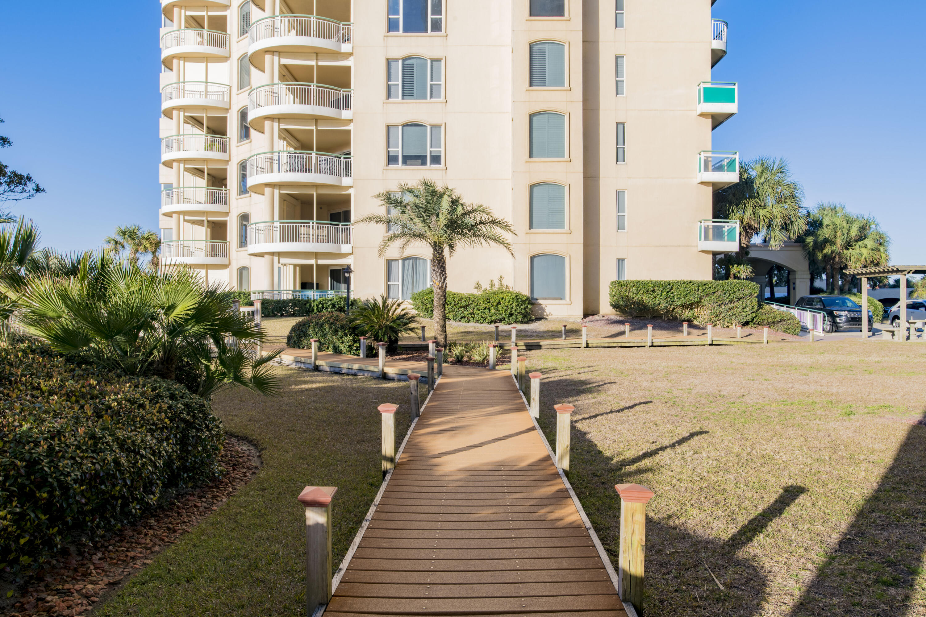 BEACH COLONY RESORT - Residential