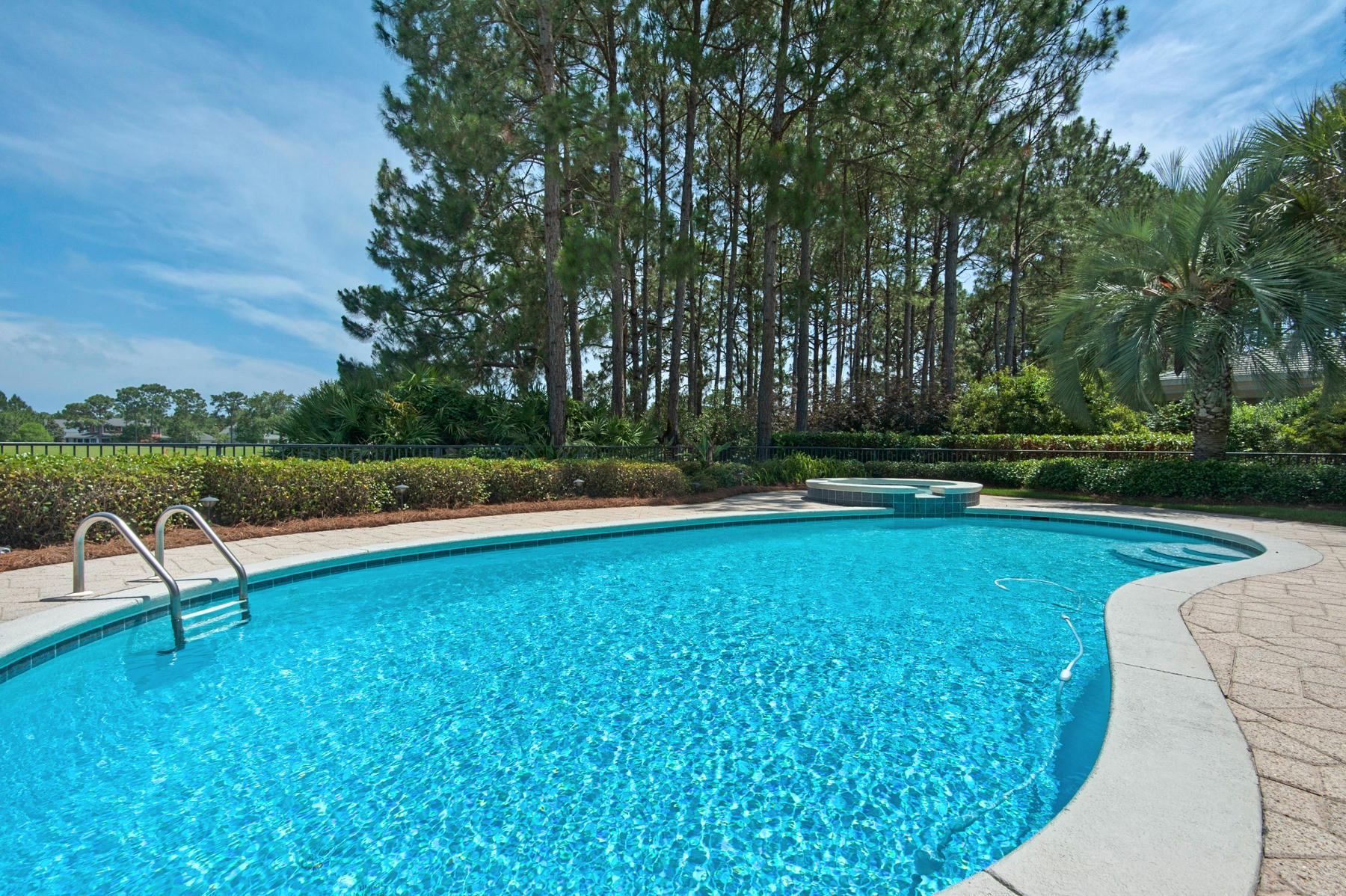 ISLAND GREEN - Residential