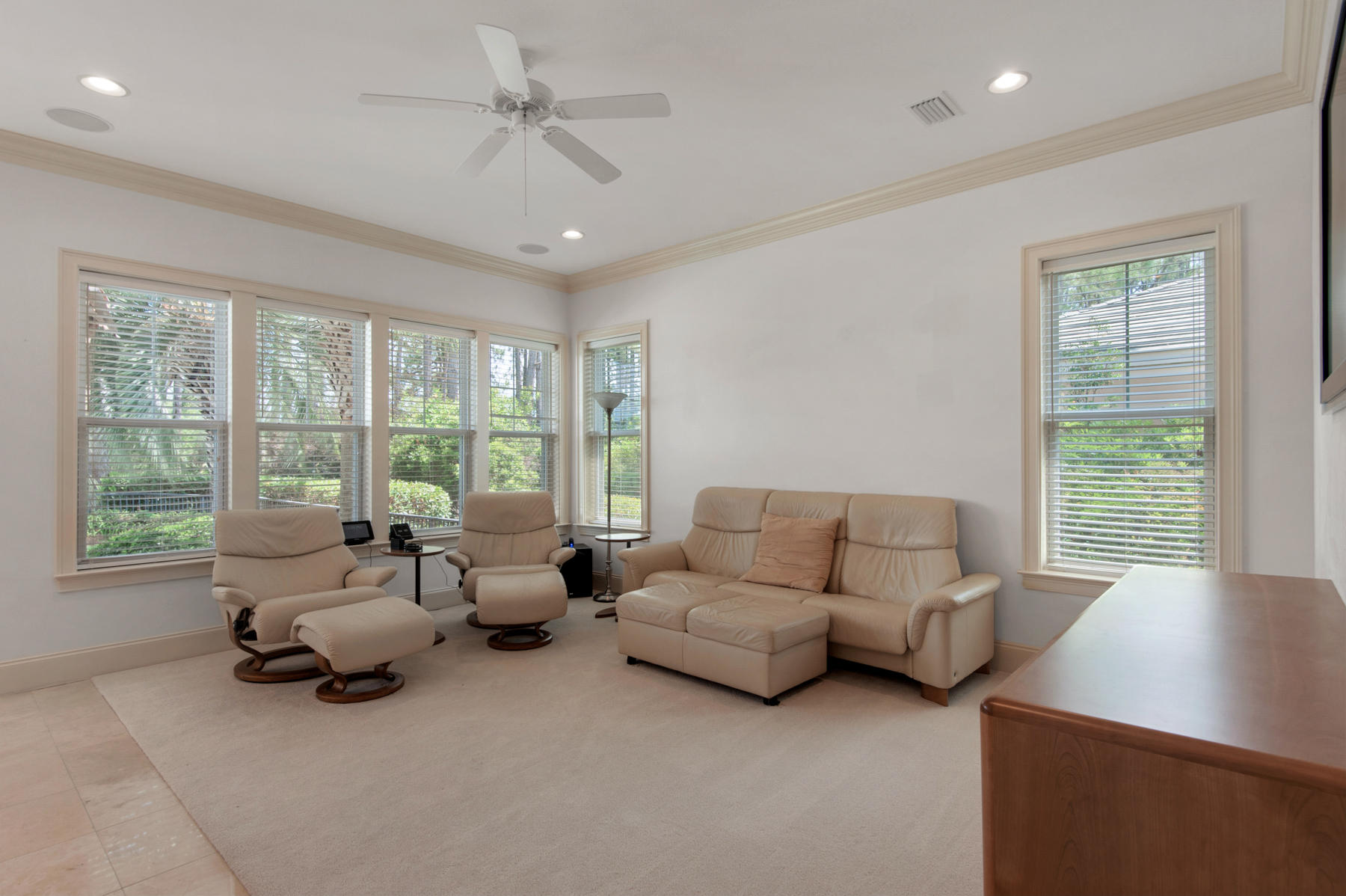 ISLAND GREEN - Residential