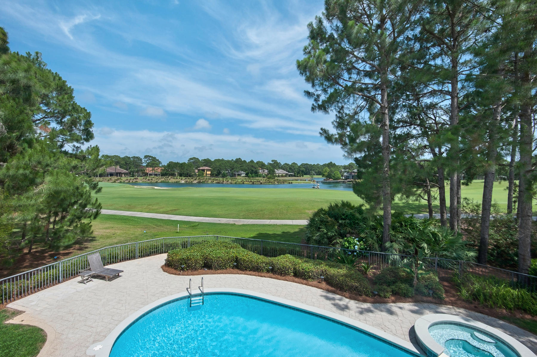 ISLAND GREEN - Residential