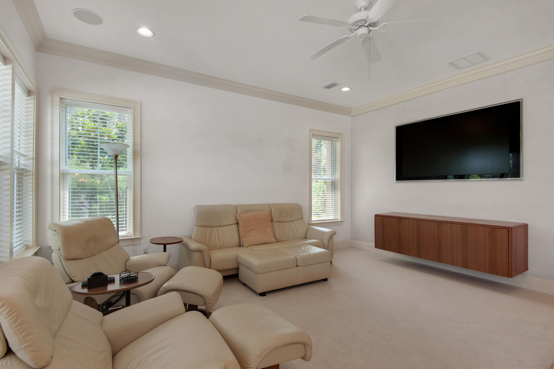 ISLAND GREEN - Residential