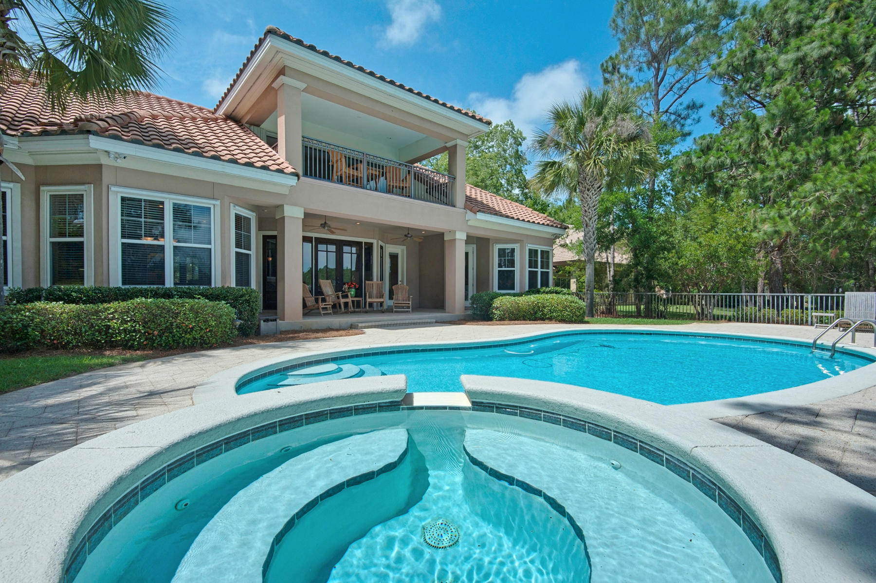 ISLAND GREEN - Residential