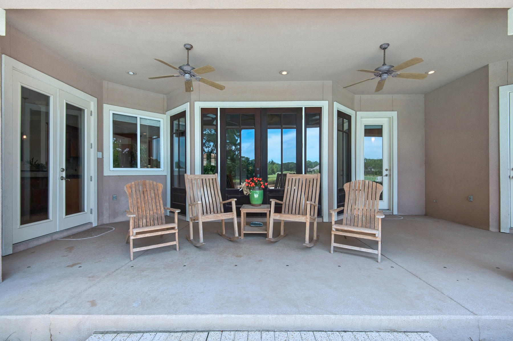 ISLAND GREEN - Residential