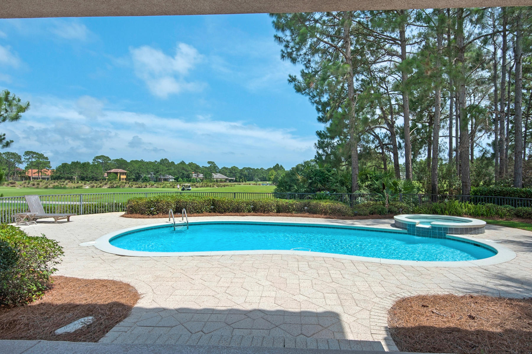 ISLAND GREEN - Residential