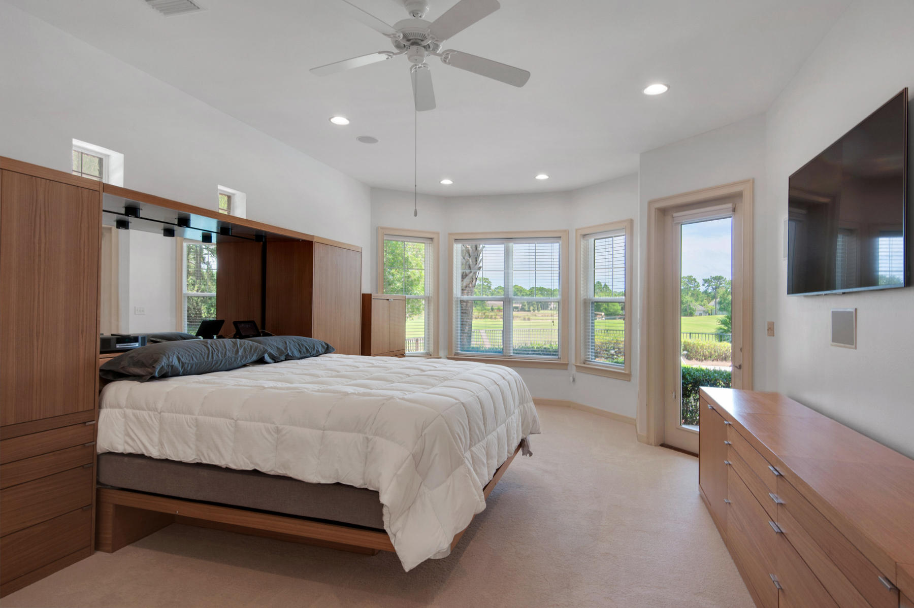 ISLAND GREEN - Residential