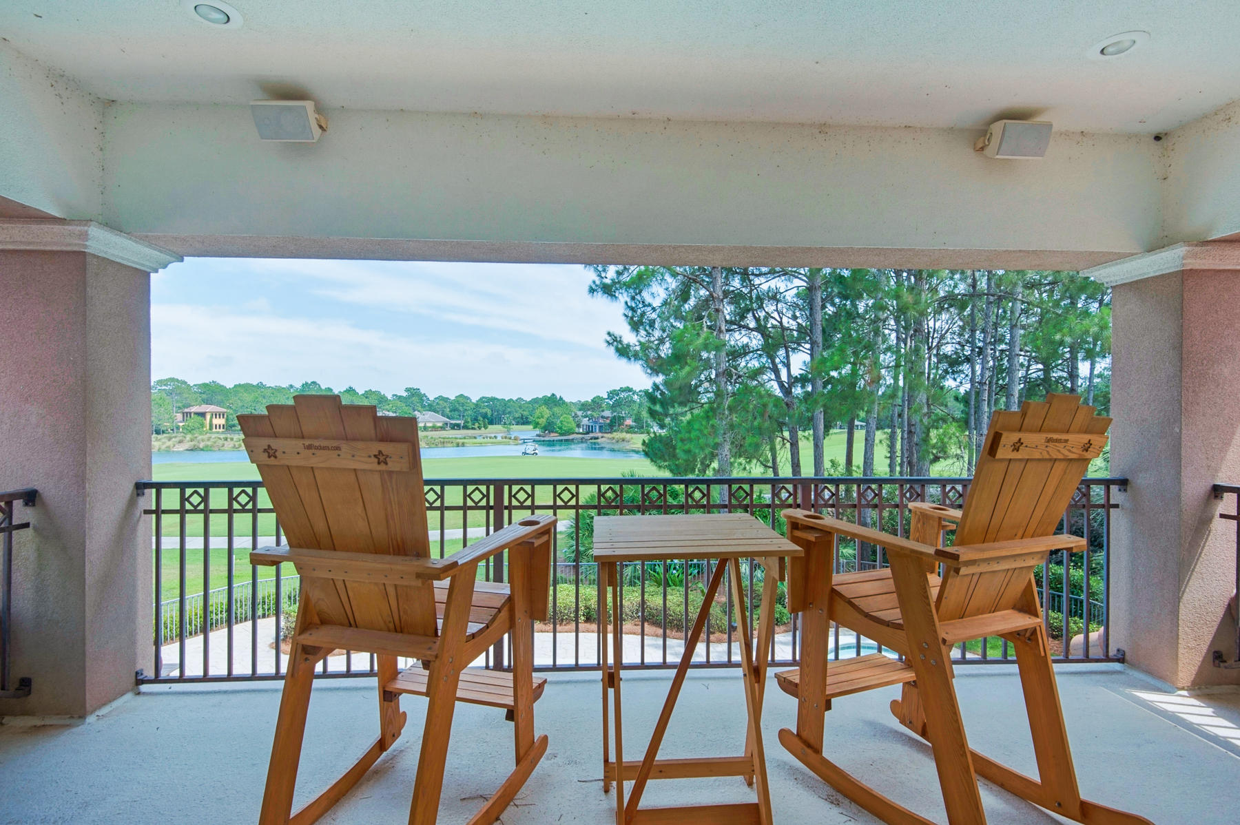 ISLAND GREEN - Residential