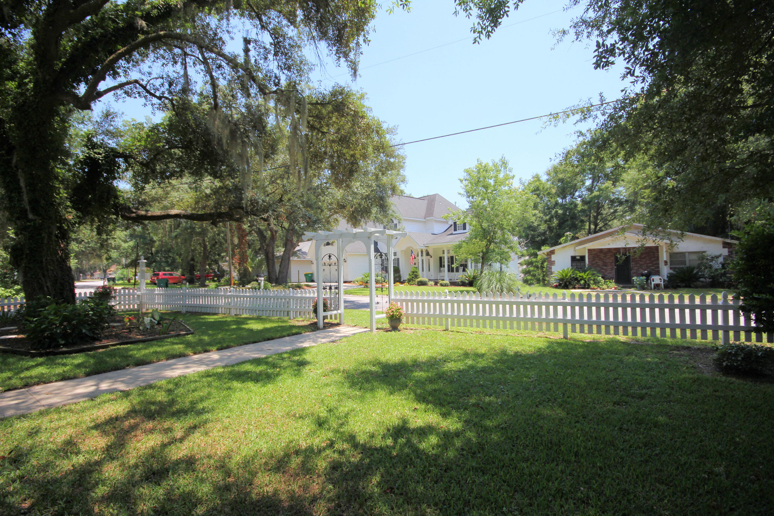 ARKIE & J E ALLEN S/D - Residential